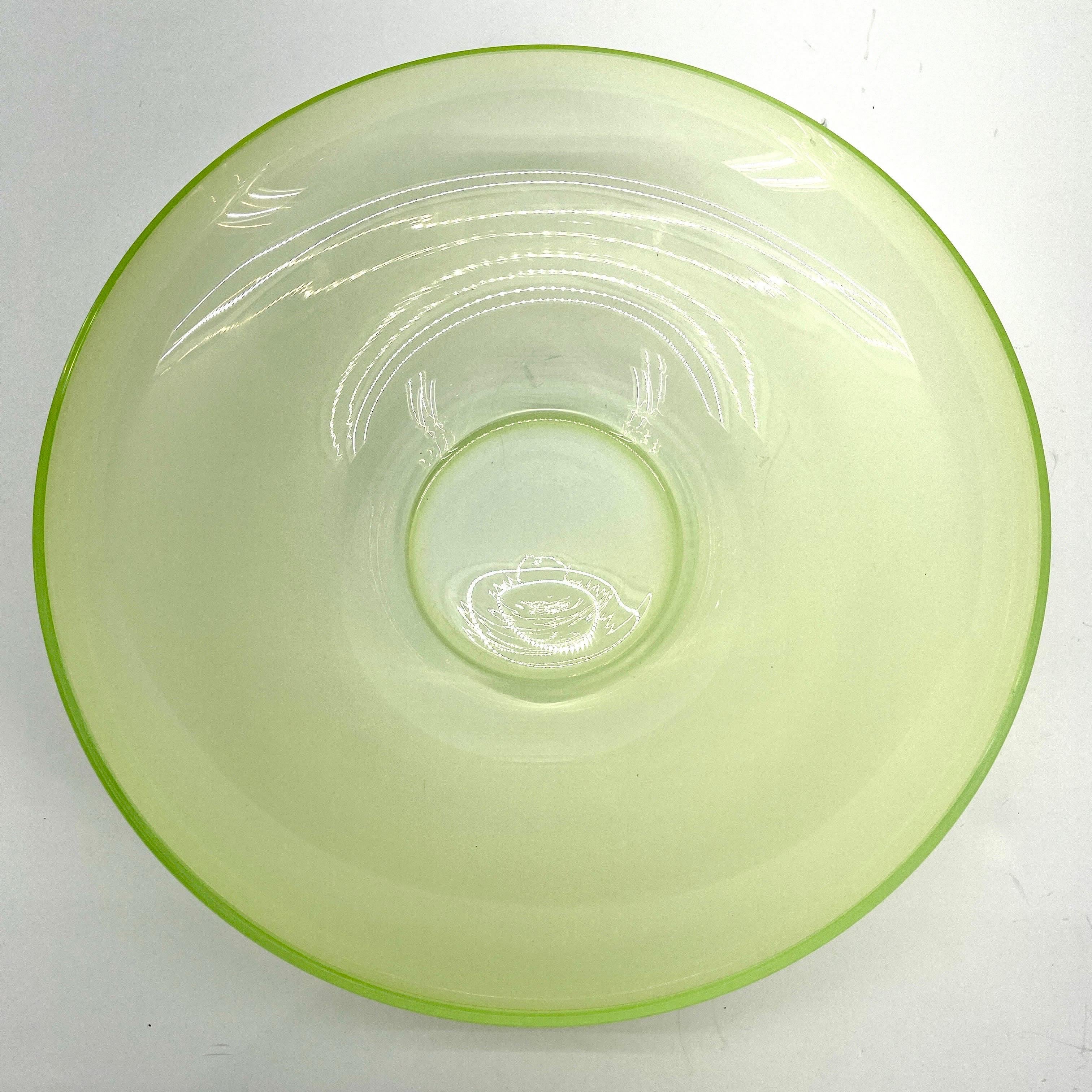 Verre opalin Vintage Murano Opaline Glass Large Centerpiece Bowl en vente
