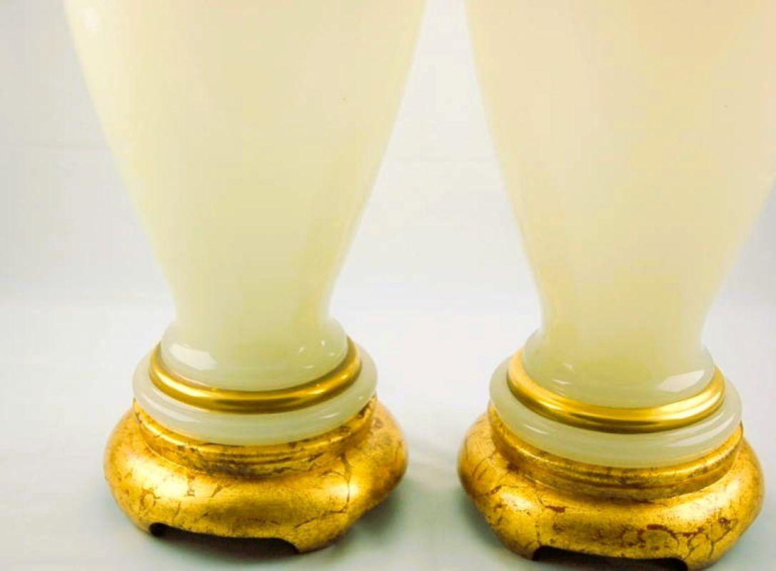 Lampade da tavolo in vetro opalino di Murano vintage oro bianco In condizioni buone in vendita a Smyrna, GA