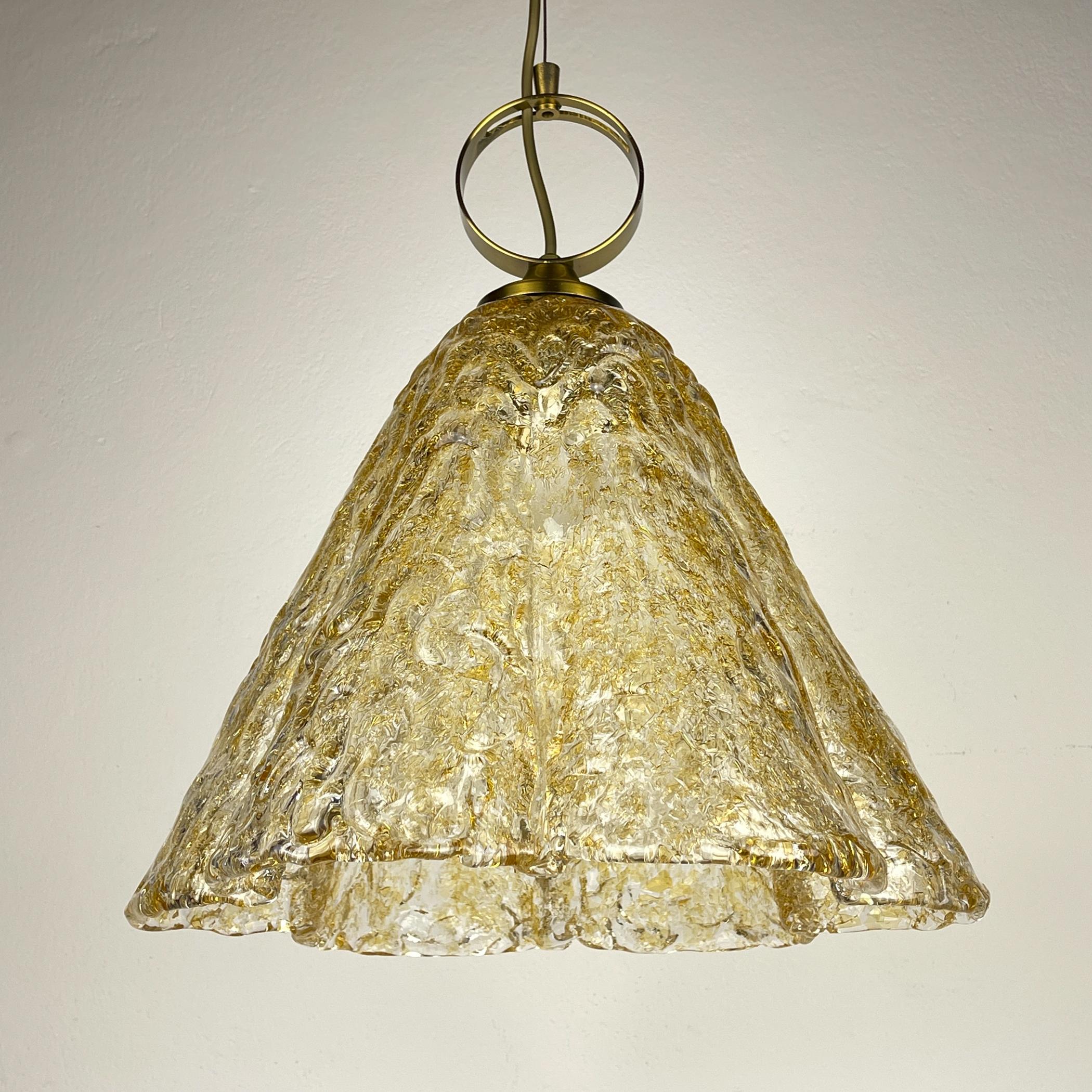 Lámpara colgante vintage de Murano de AV Mazzega, Italia Años 70 en venta 11