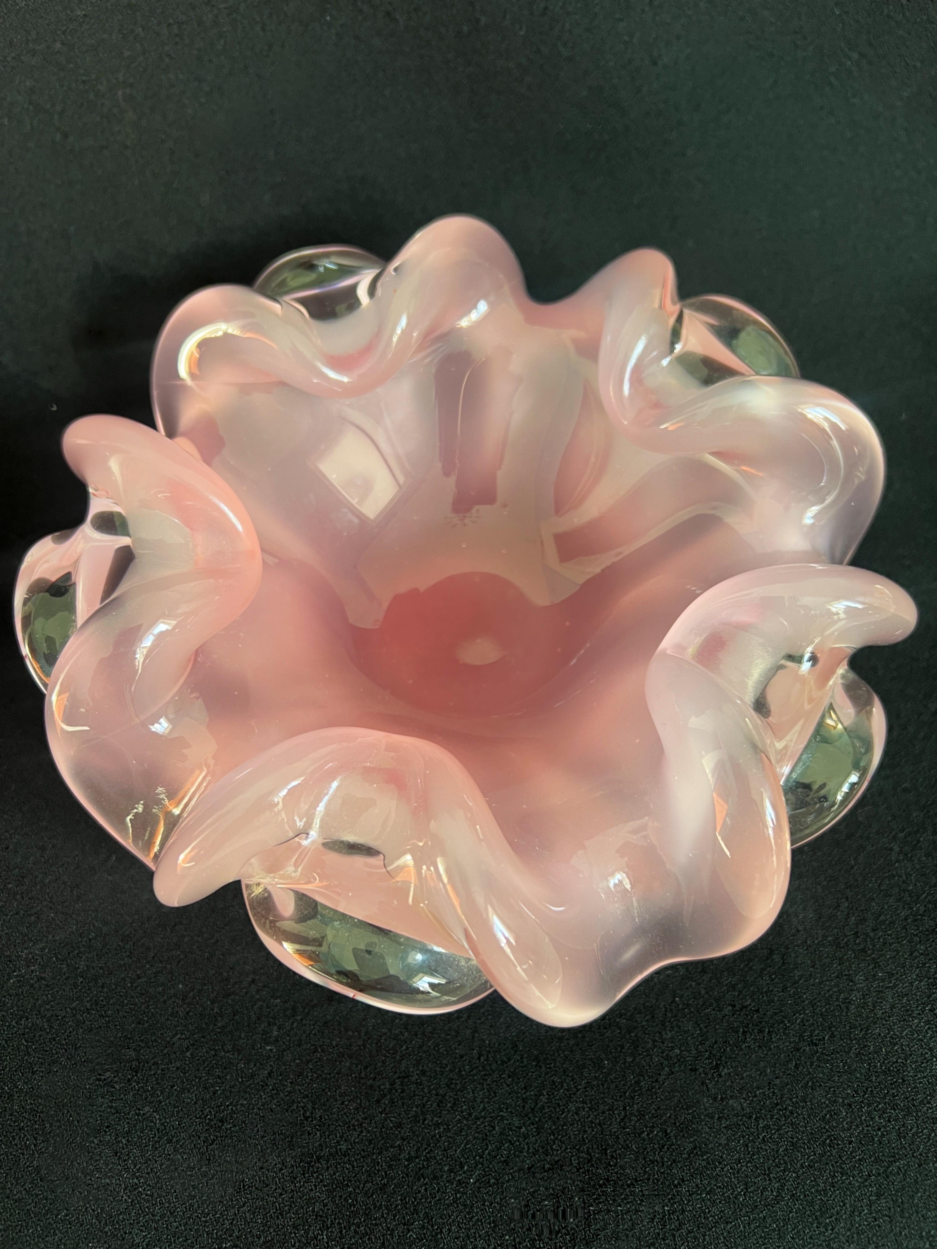 Cenicero Vintage de Cristal Rosa de Murano - Cristalería Retro Italiana Hecha a Mano, Alfiler Pastel Cristal de Murano en venta
