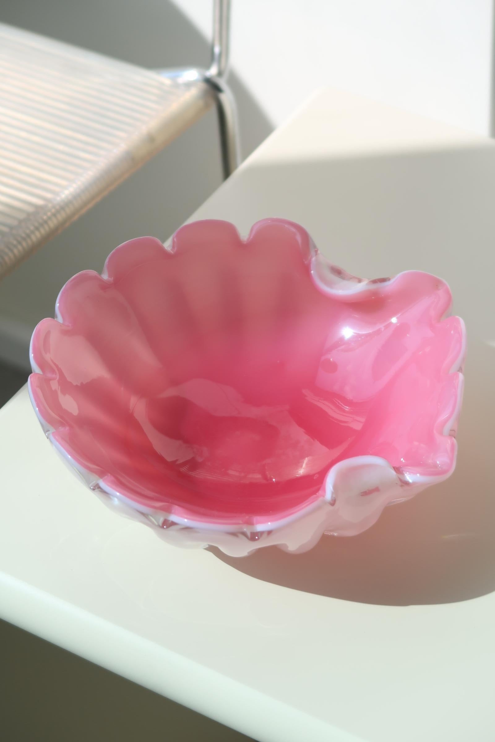 Murano Glass Vintage Murano Pink Opal Shell Clam Bowl Mouth Blown Glass For Sale