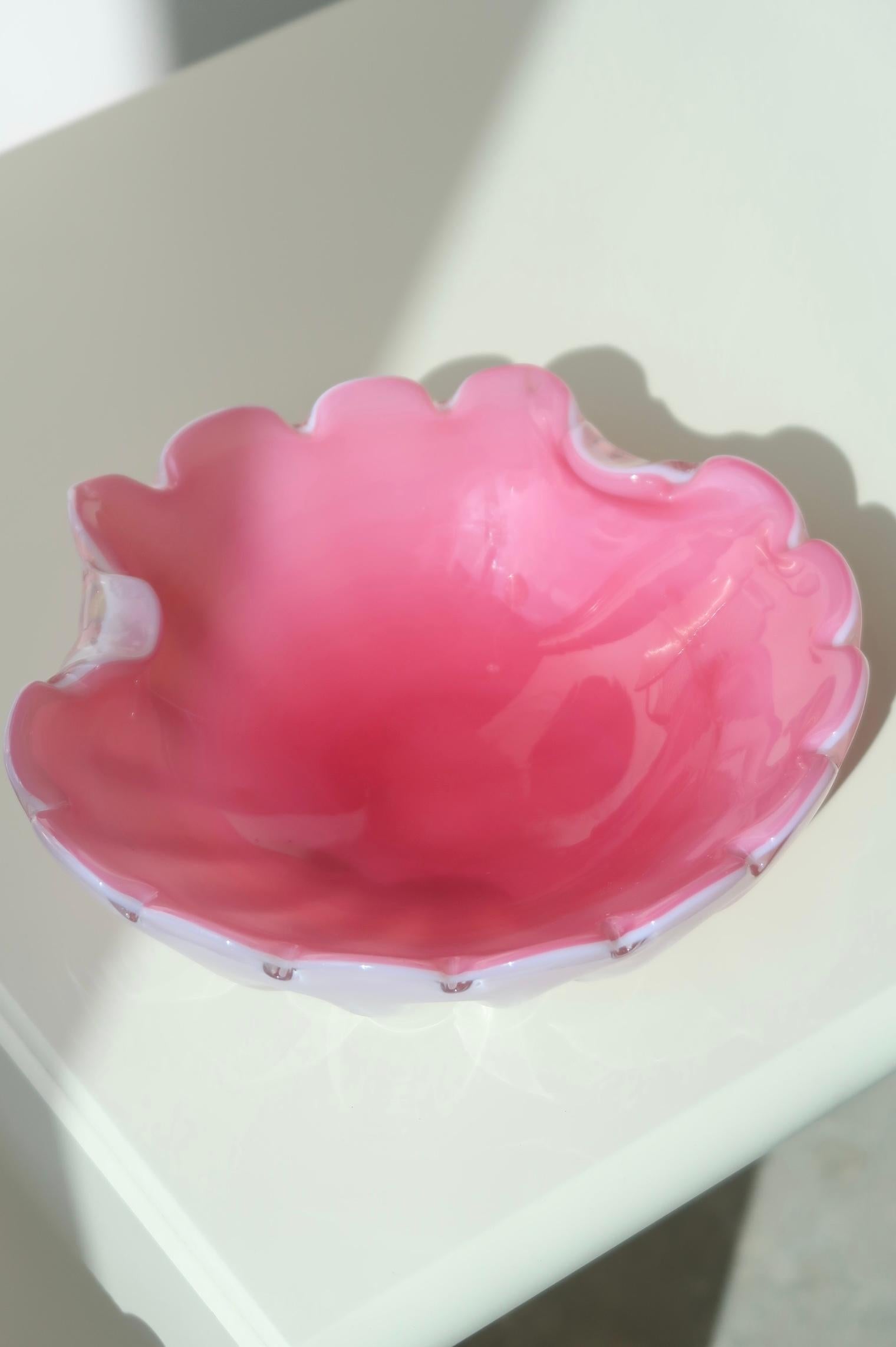 Vintage Murano Pink Opal Shell Clam Bowl Mouth Blown Glass For Sale 1