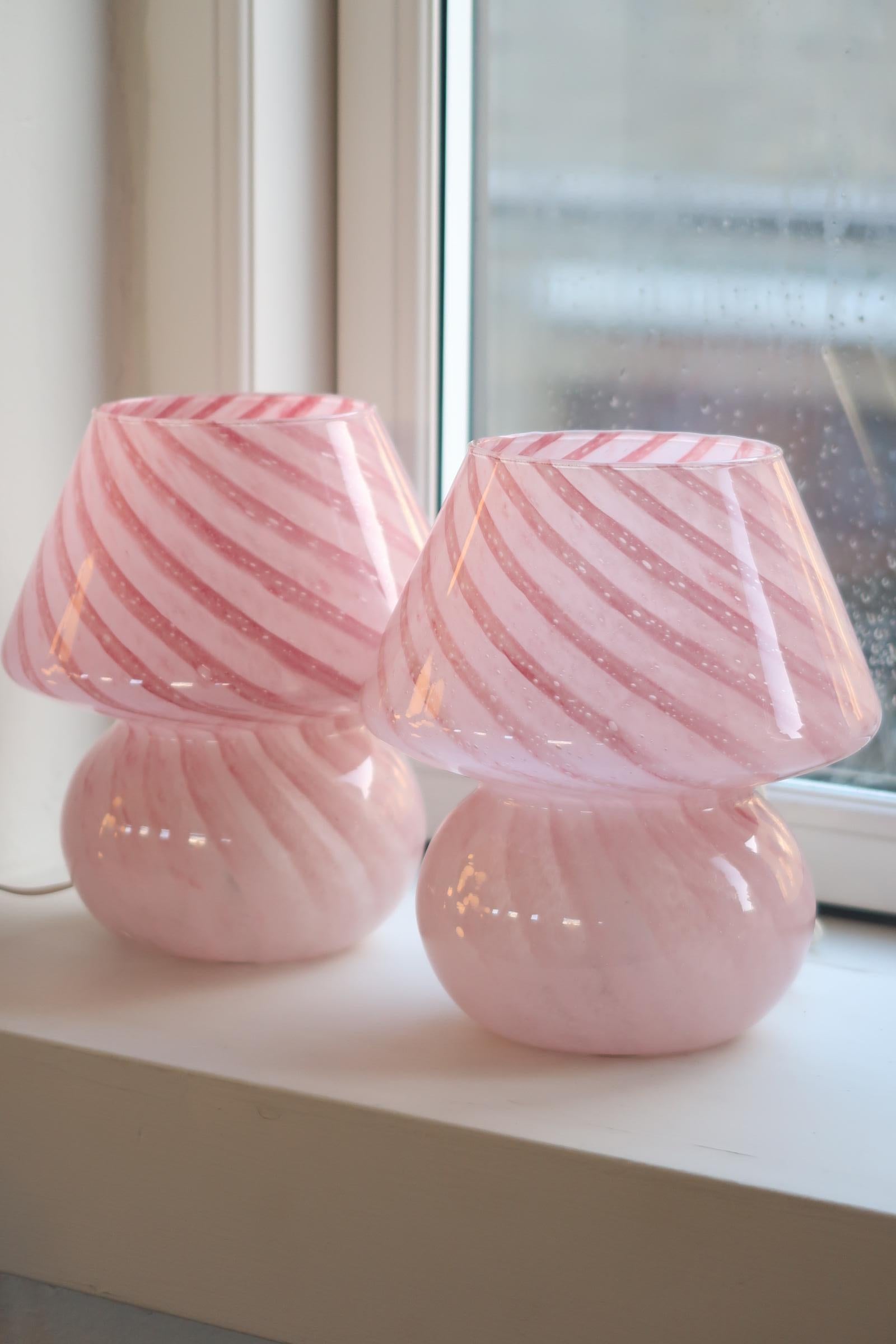 Italian Vintage Murano Pink Swirl Baby Mushroom Table Lamp, mouth blown in Italy