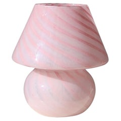 Lampe de table vintage de Murano rose en forme de champignon tourbillonnant, soufflée à la bouche en Italie