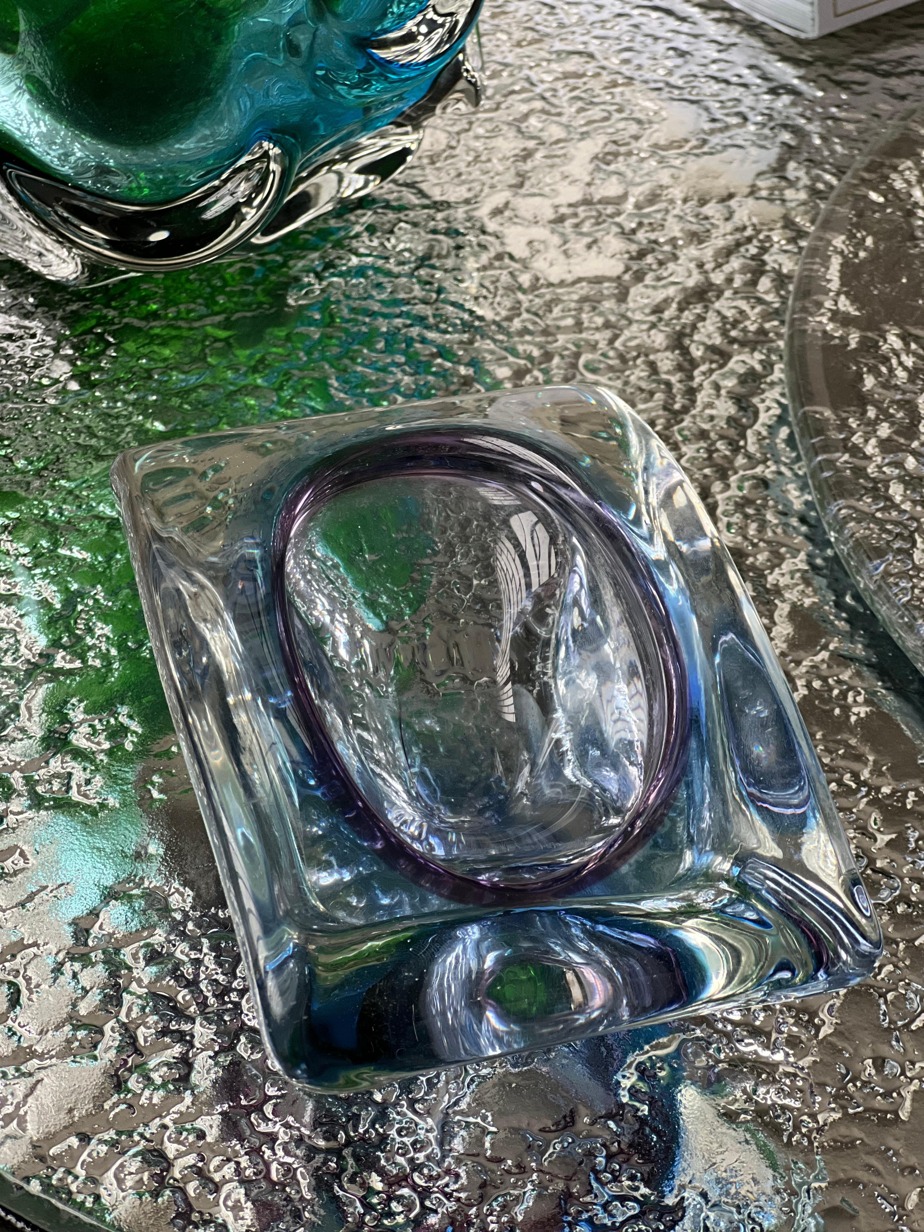 Vaso tascabile di Murano d'epoca in viola e blu, raro vaso decorativo degli anni '60 in vendita 11