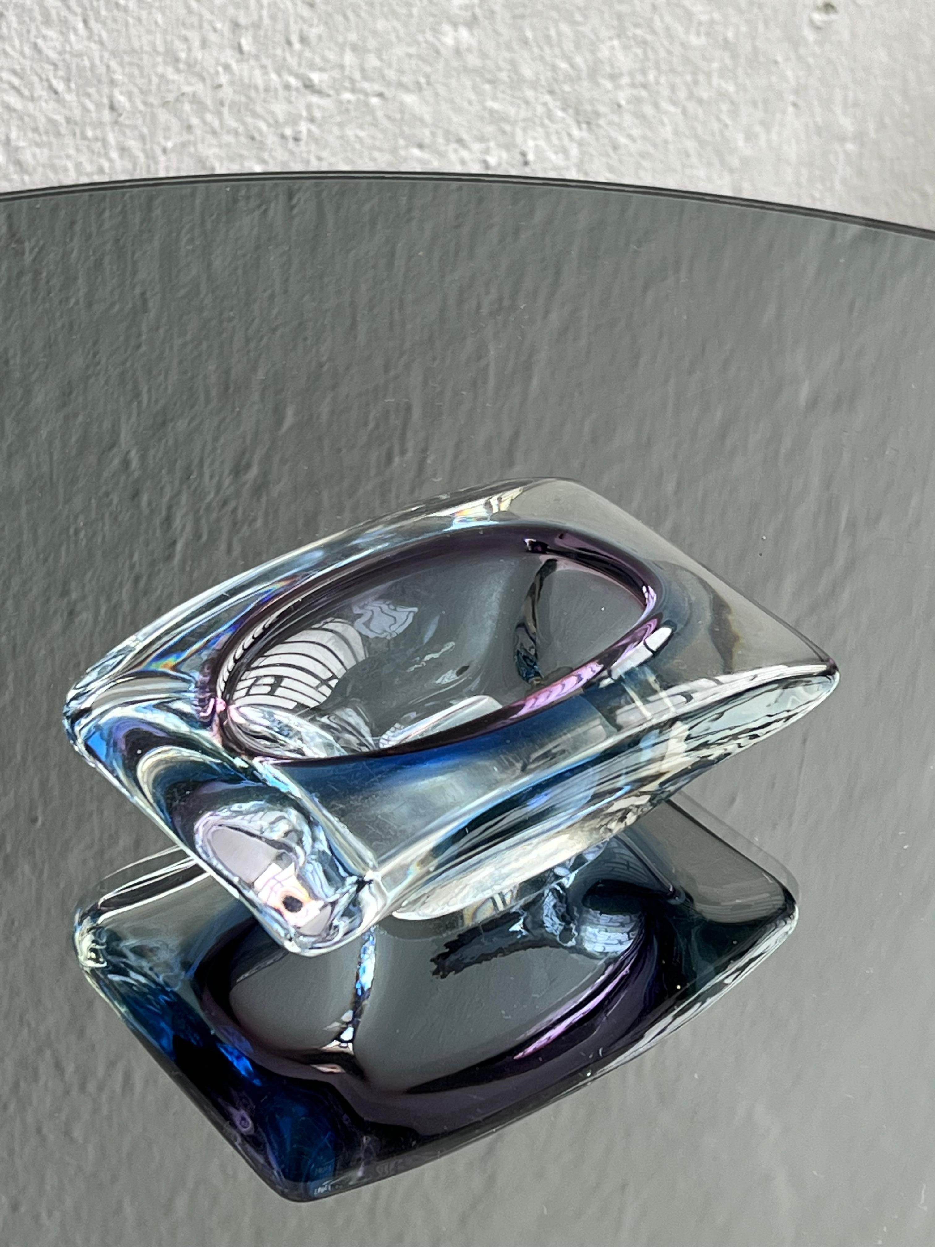 Italiano Vaso tascabile di Murano d'epoca in viola e blu, raro vaso decorativo degli anni '60 in vendita