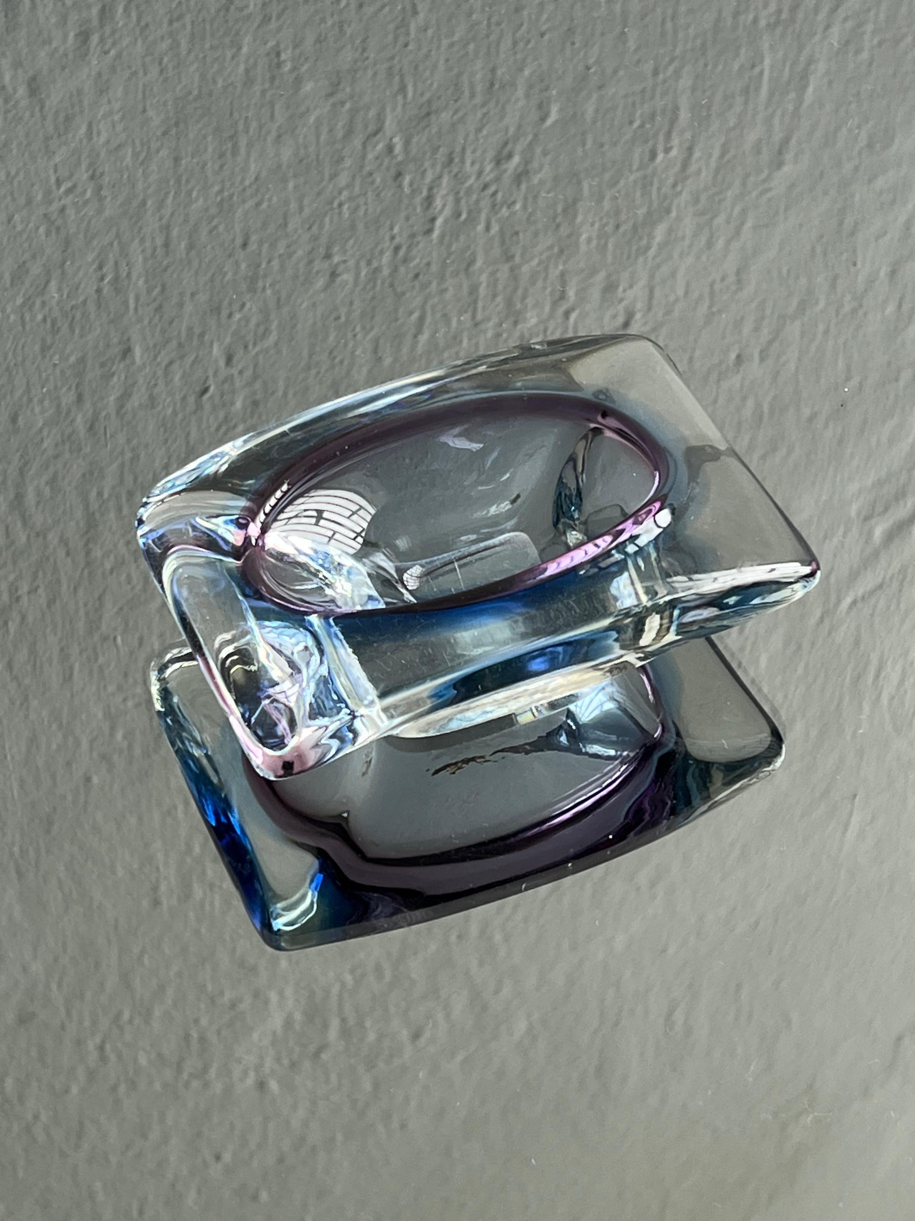 Vaso tascabile di Murano d'epoca in viola e blu, raro vaso decorativo degli anni '60 In condizioni buone in vendita a Milano, IT