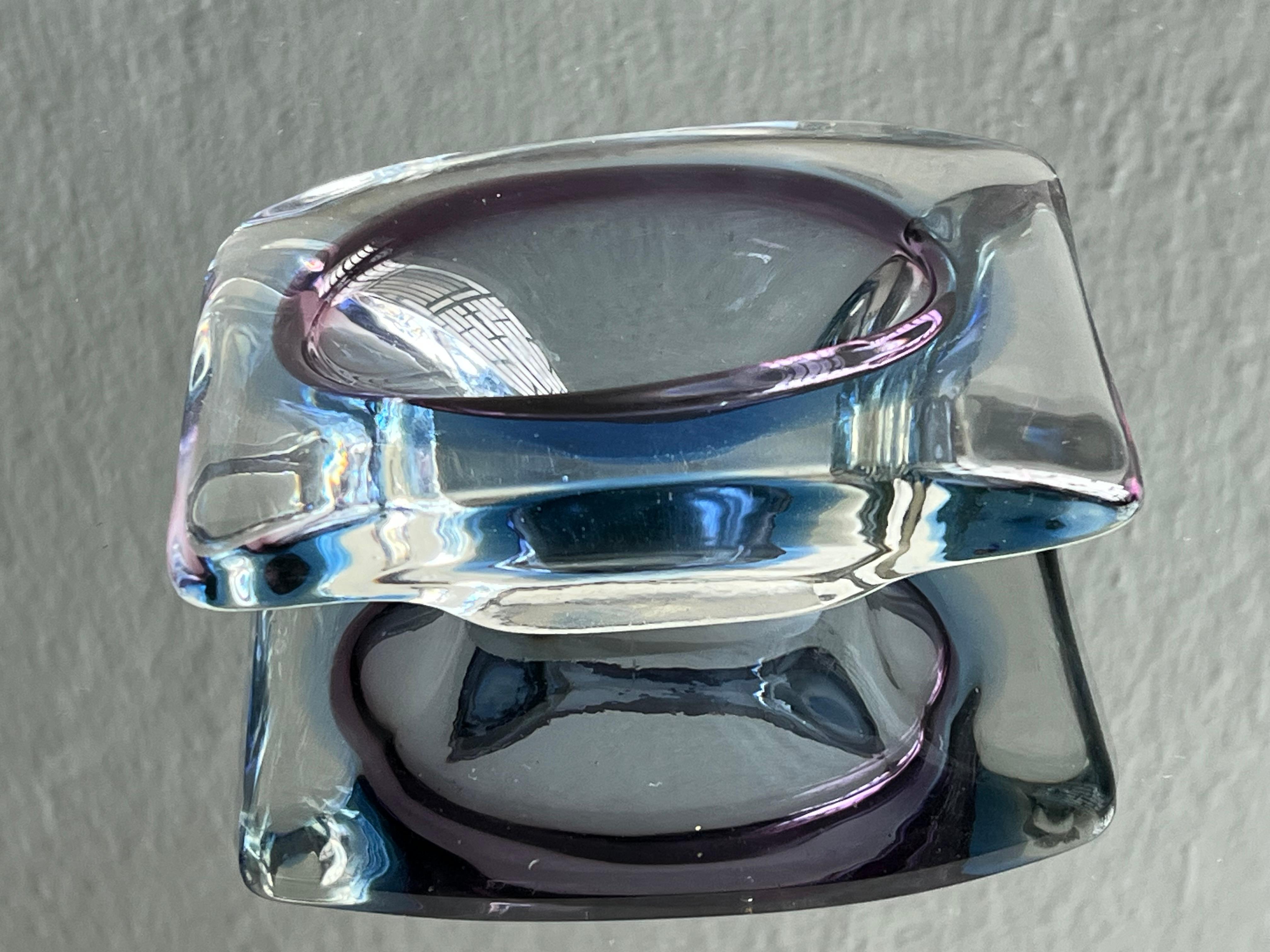 Vaso tascabile di Murano d'epoca in viola e blu, raro vaso decorativo degli anni '60 in vendita 2