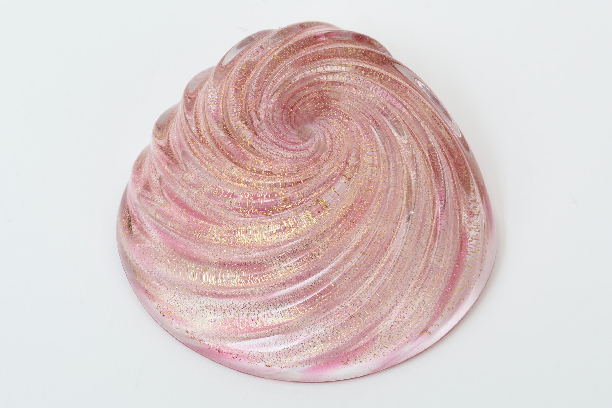 Vintage Murano Seguso Small Pink and Gold Aventurine Swirled Snail Glass Bowl For Sale 4