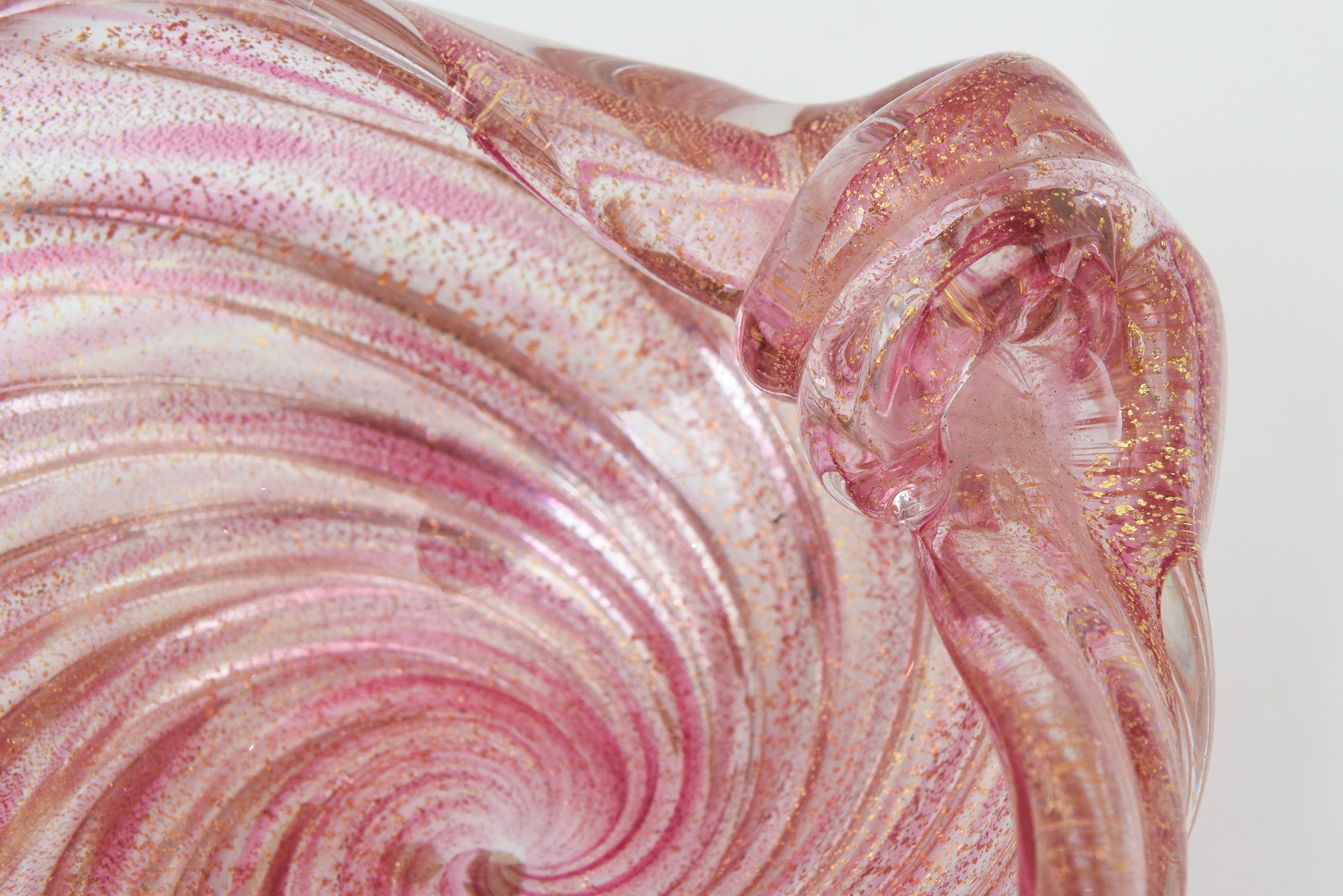 Mid-20th Century Vintage Murano Seguso Small Pink and Gold Aventurine Swirled Snail Glass Bowl For Sale
