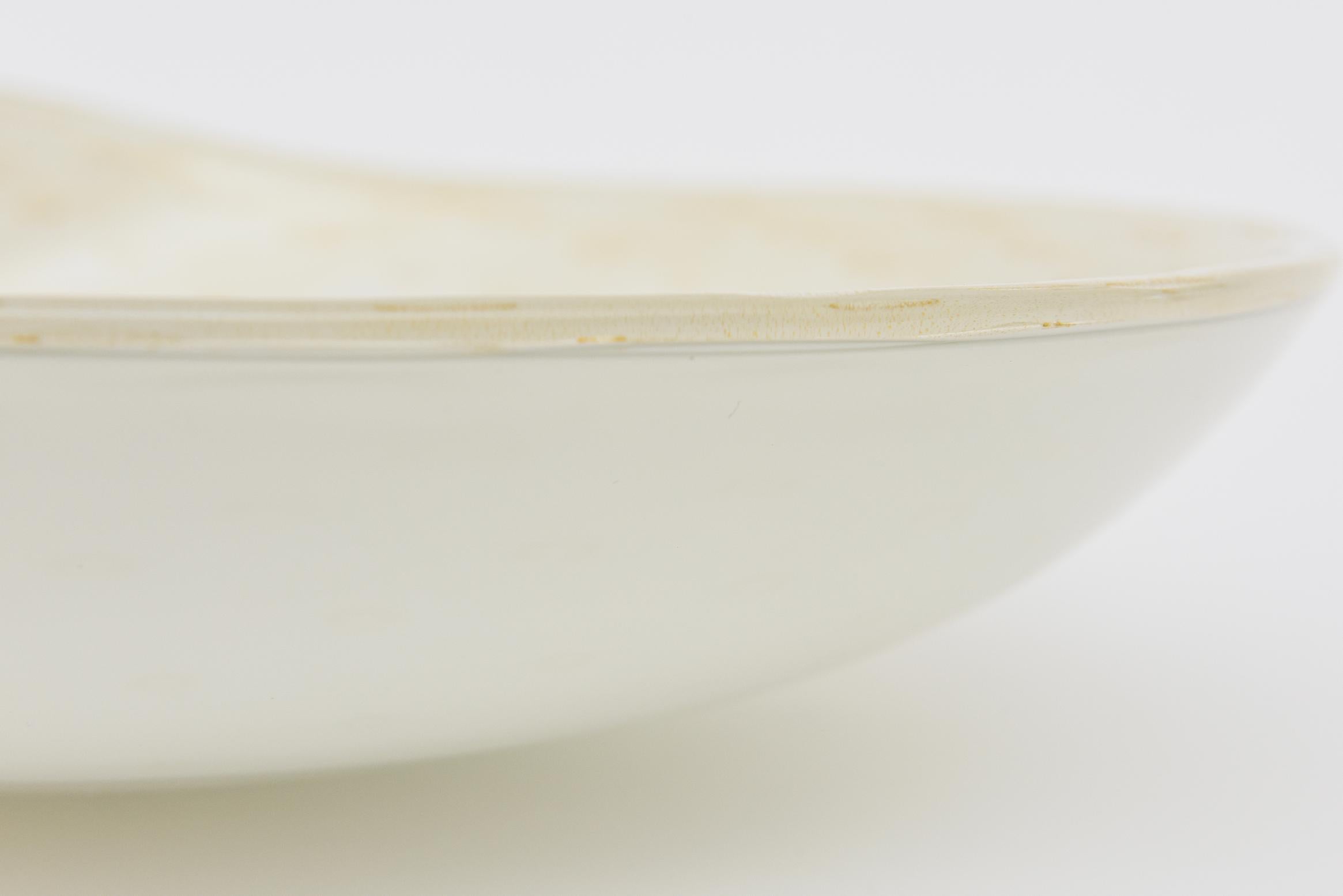 Italian Vintage Murano Seguso White Cased Large Bowl with Gold Aventurine Droplets For Sale