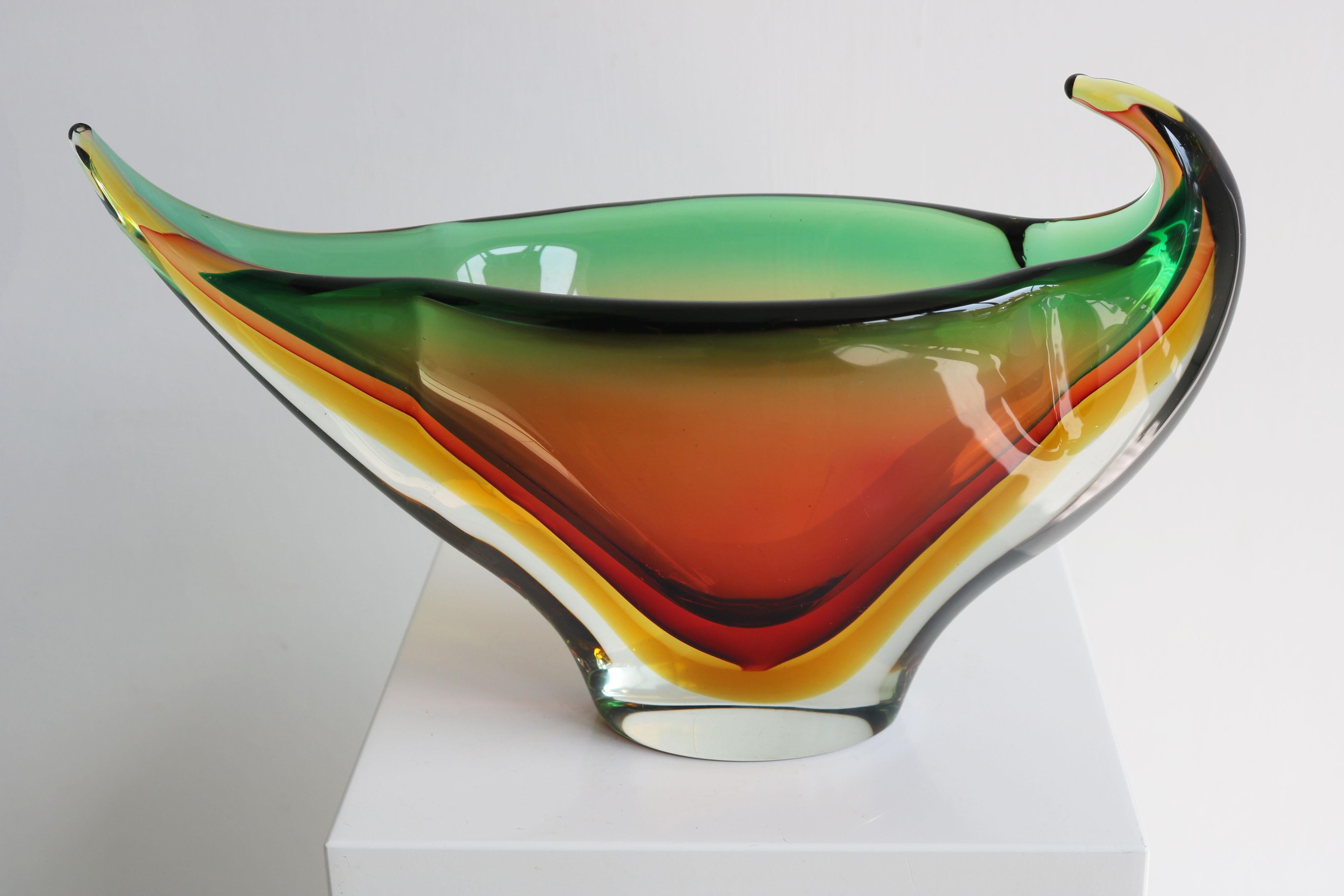 Jarrón vintage de cristal artístico Murano Sommerso de forma libre de Flavio Poli para Seguso 1960 Italiano en venta