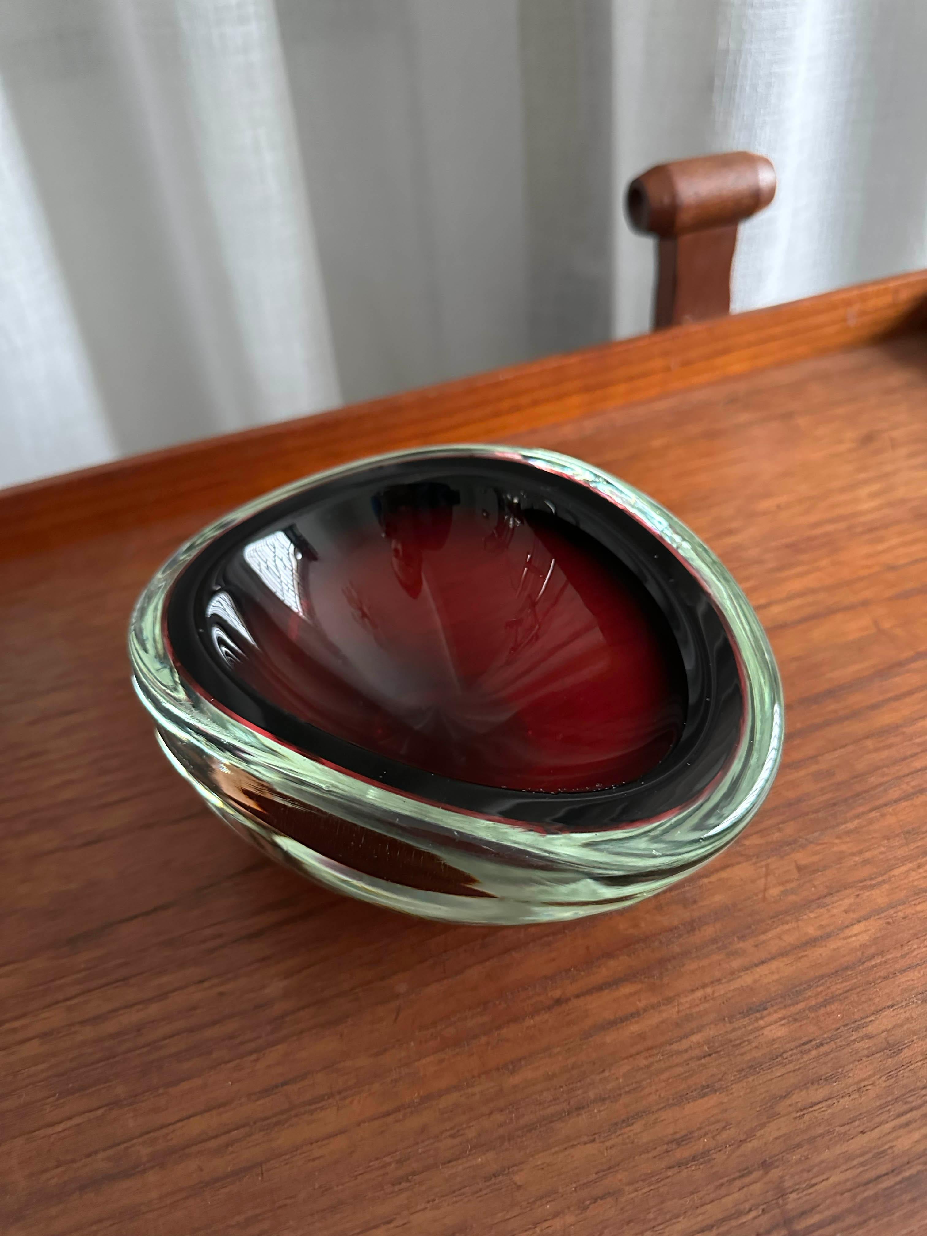 Vintage By Murano  „Sommerso“ Glas, Couchtisch-Akzent, Bücherregal, zu Hause bleiben im Angebot 6