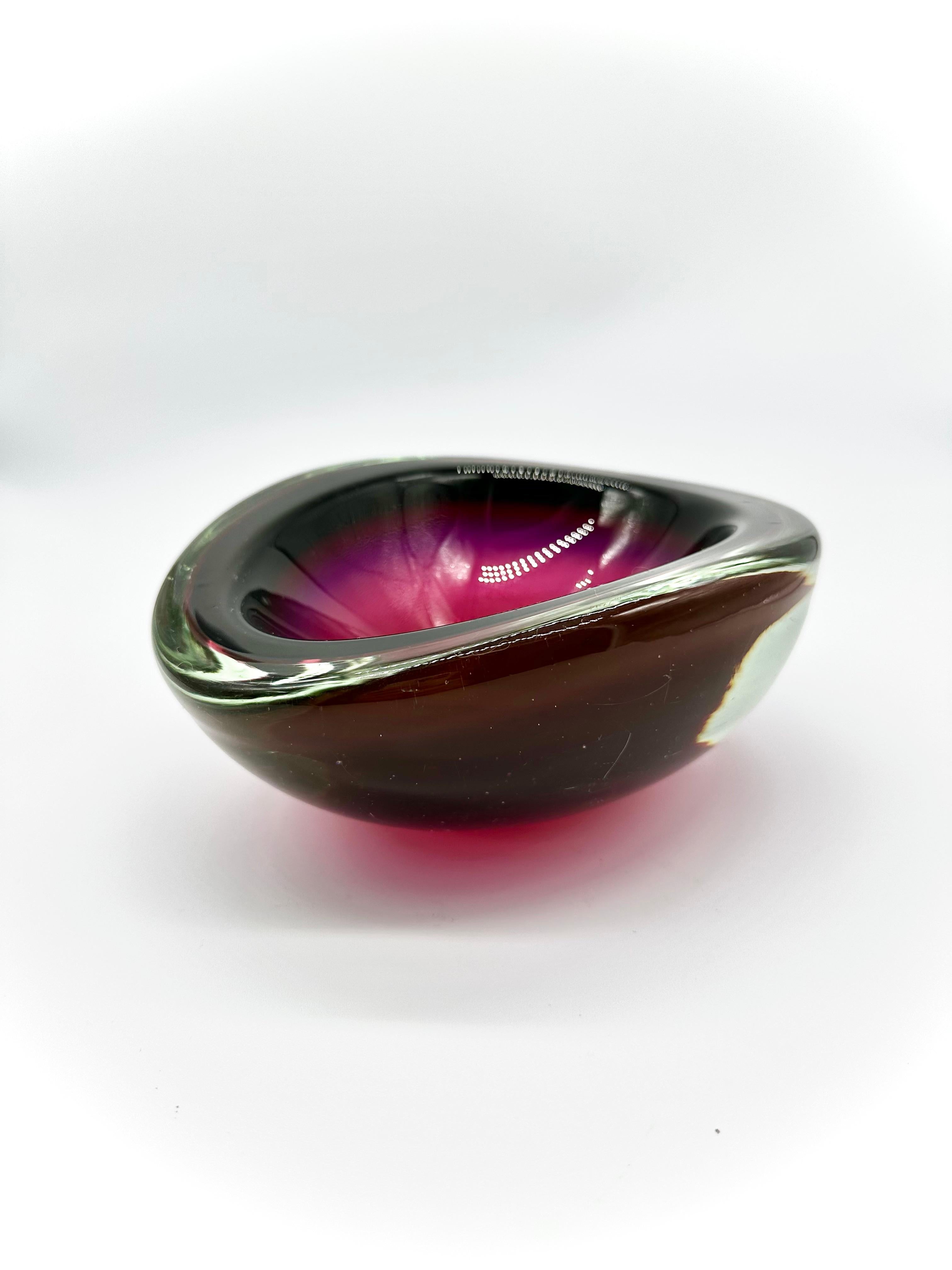 Vintage By Murano  „Sommerso“ Glas, Couchtisch-Akzent, Bücherregal, zu Hause bleiben (Mitte des 20. Jahrhunderts) im Angebot