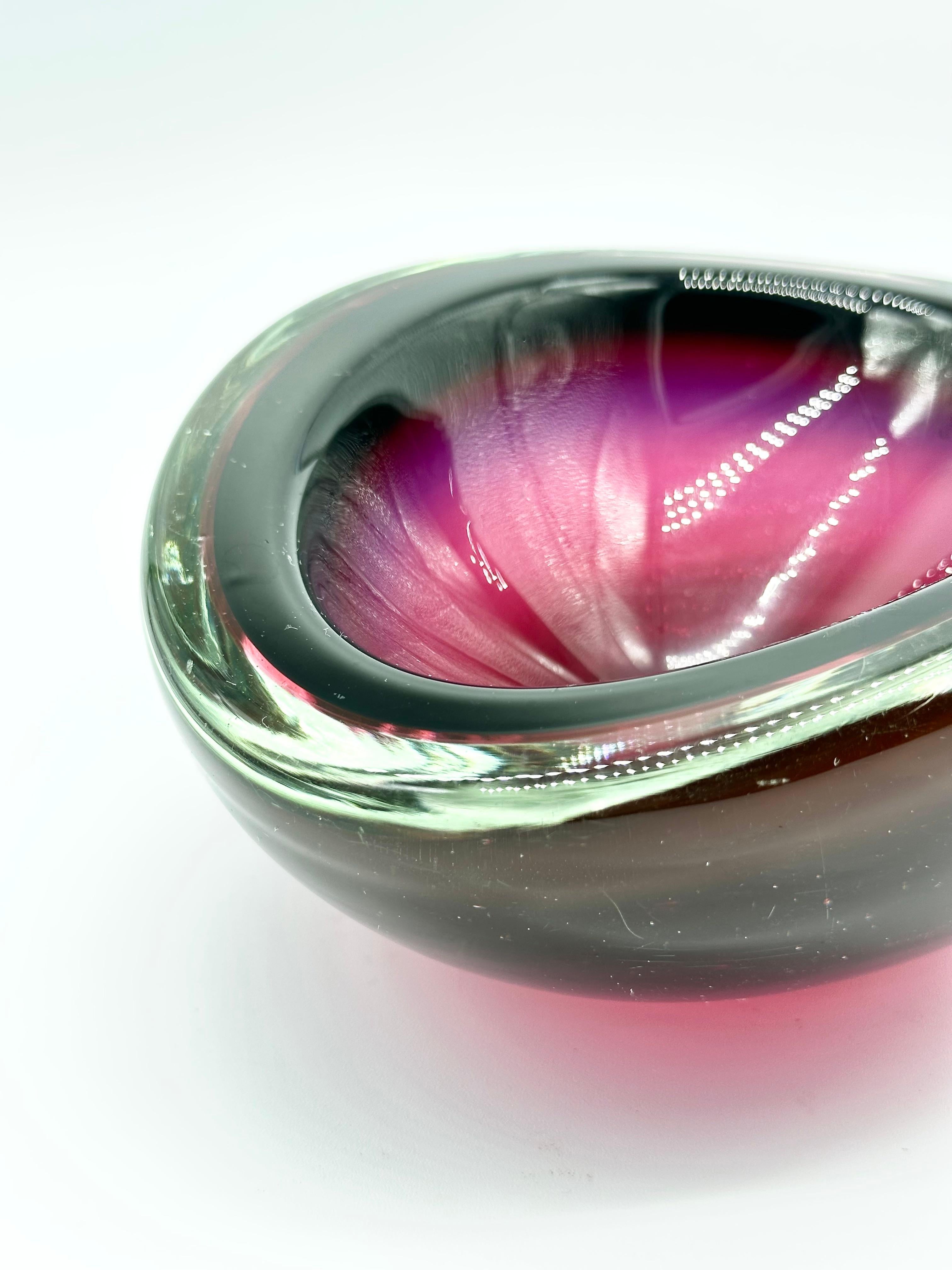 Vintage By Murano  „Sommerso“ Glas, Couchtisch-Akzent, Bücherregal, zu Hause bleiben im Angebot 1