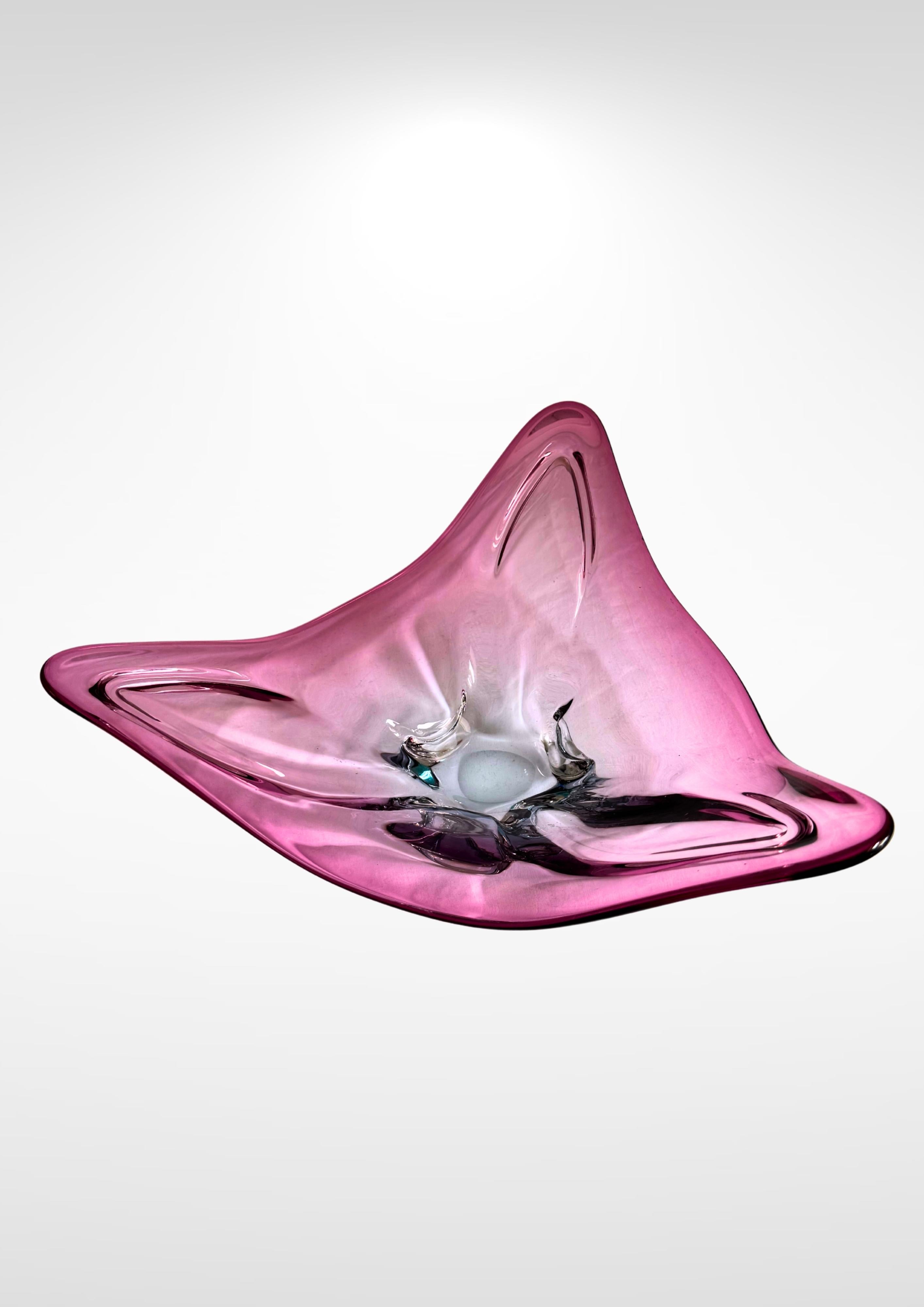 Vetro di Murano Ciotola grande da centrotavola blu e rosa in vetro di Murano Sommerso d'epoca in vendita