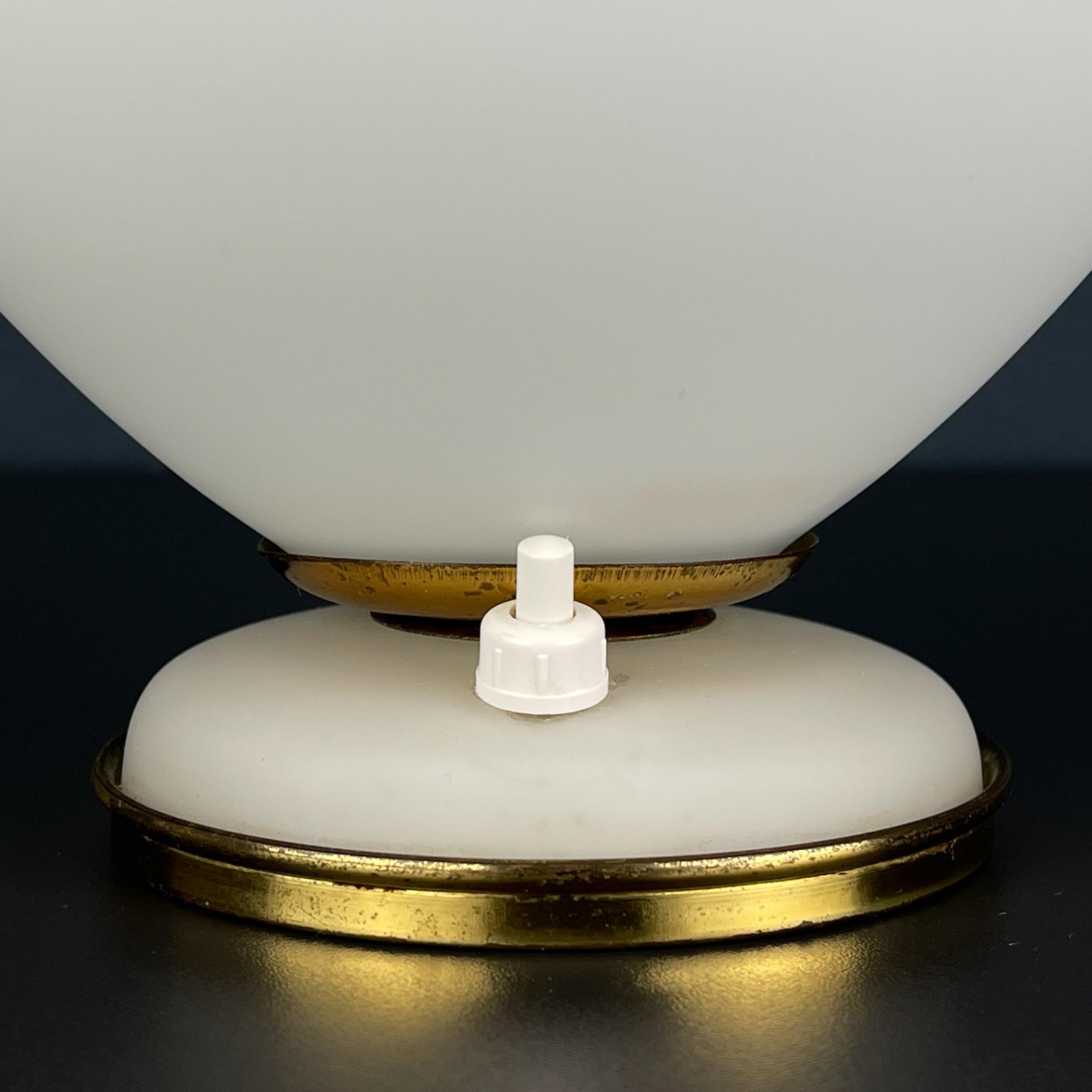 Mid-Century Modern Vintage murano table lamp by Stilnovo, Italy 1950s For Sale