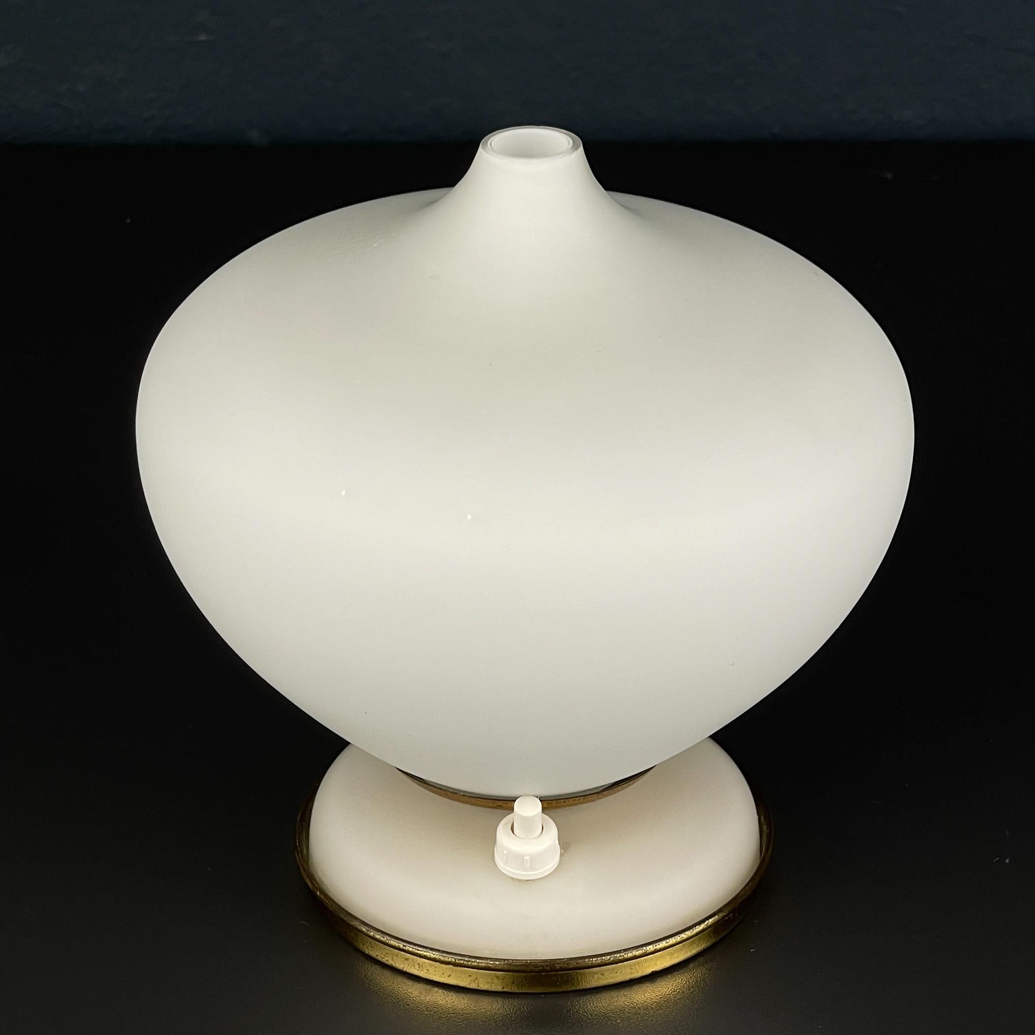 Brass Vintage murano table lamp by Stilnovo, Italy 1950s For Sale