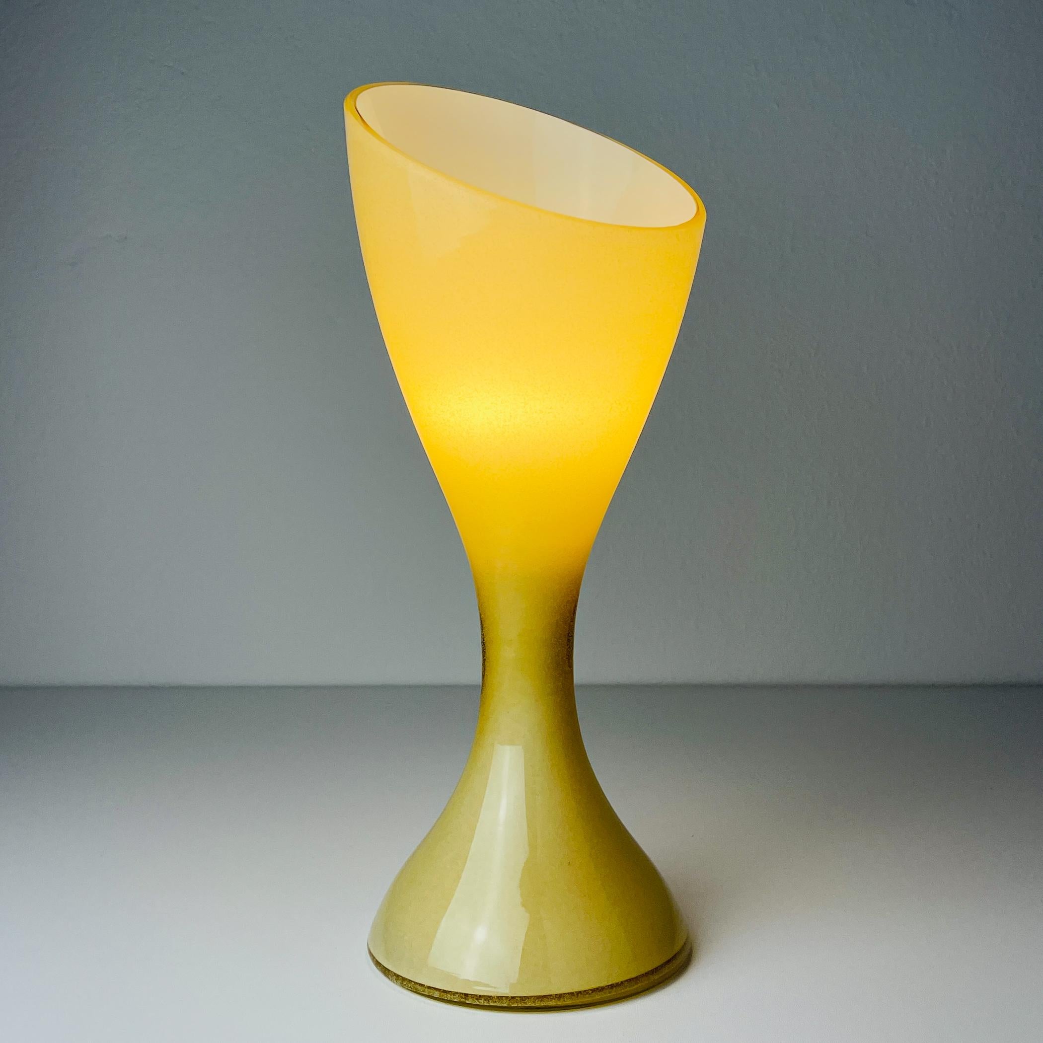 Vintage Murano table lamp by Vistosi, Italy 1980s In Good Condition For Sale In Miklavž Pri Taboru, SI