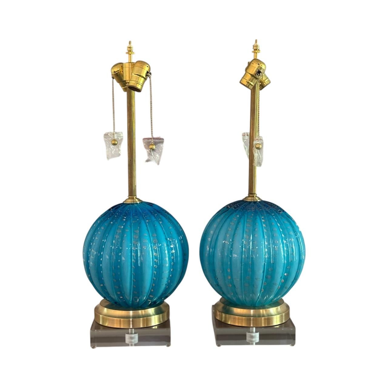 Mid-Century Modern Lampes Vintage en verre Murano Teal avec bulles contrôlées en feuille d'or en vente