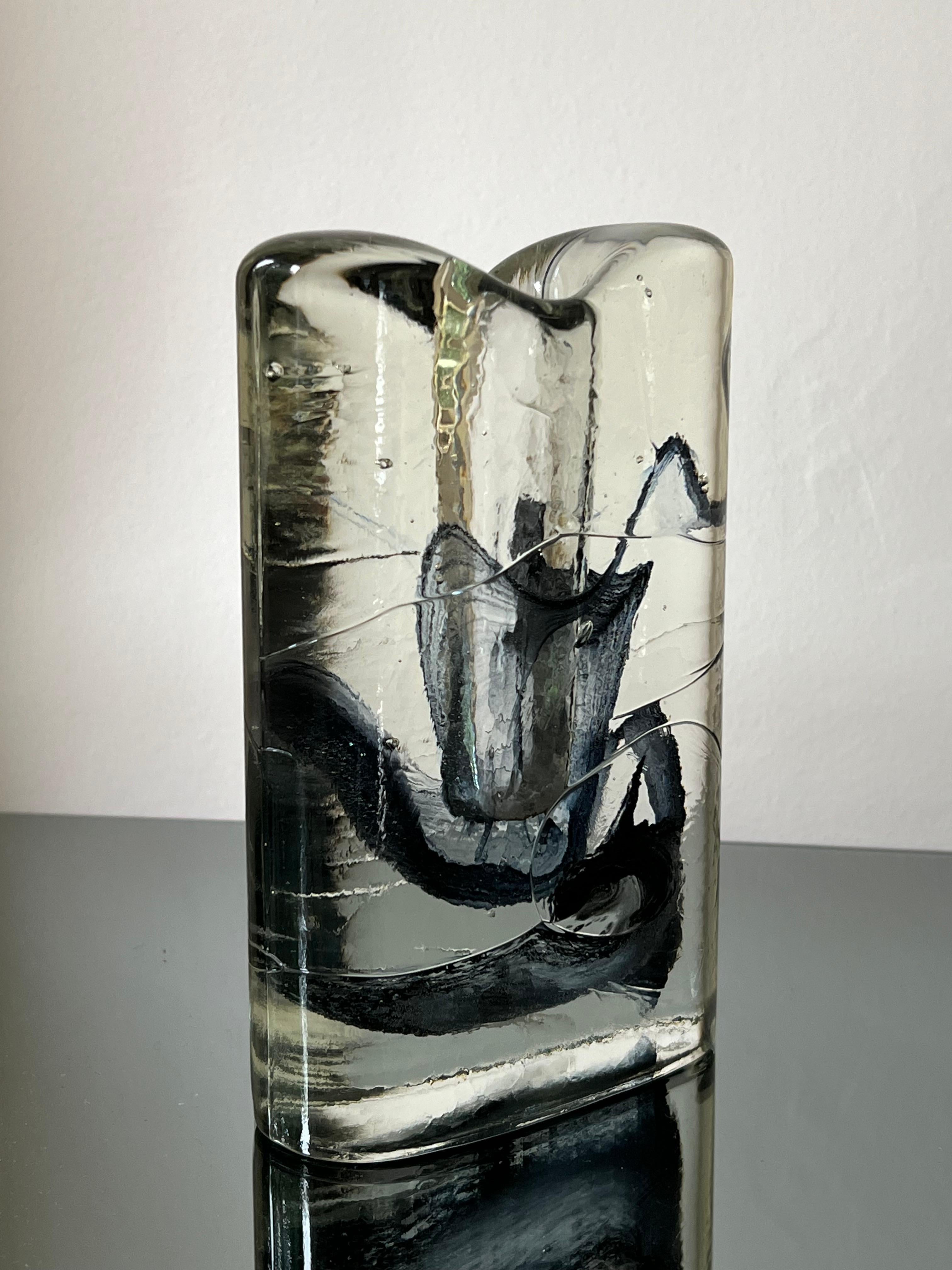 Vase unique en verre de Murano en verre clair et gouttes abstraites noires 1960's-70's Bon état - En vente à Milano, IT