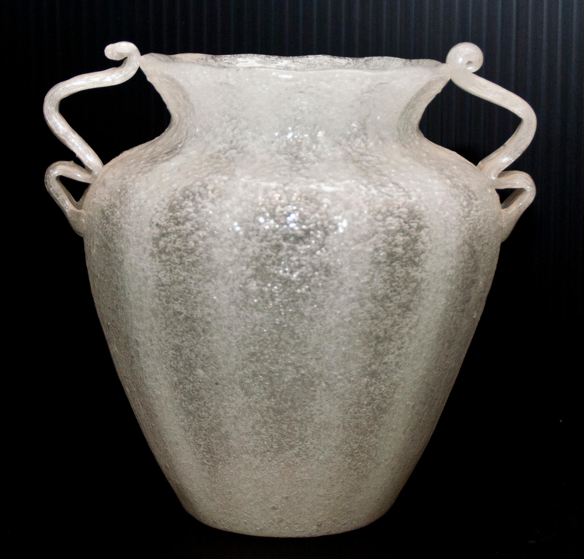 Vintage-Vase aus Muranoglas in weißem Pulegoso-Glas von Napoleone Martinuzzi, 1930er Jahre (Italienisch) im Angebot