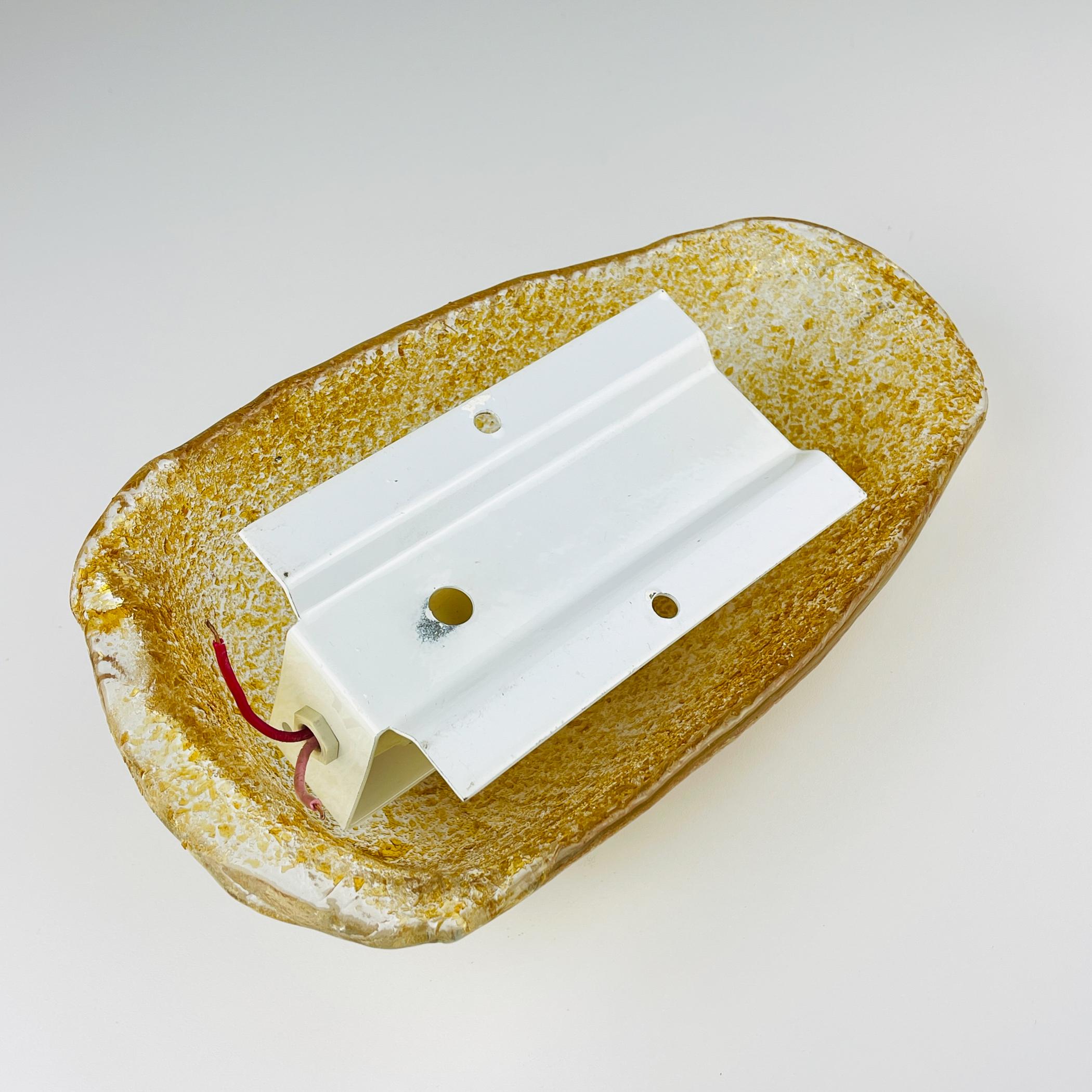 Vintage murano wall lamp, Italy, 1970s For Sale 2