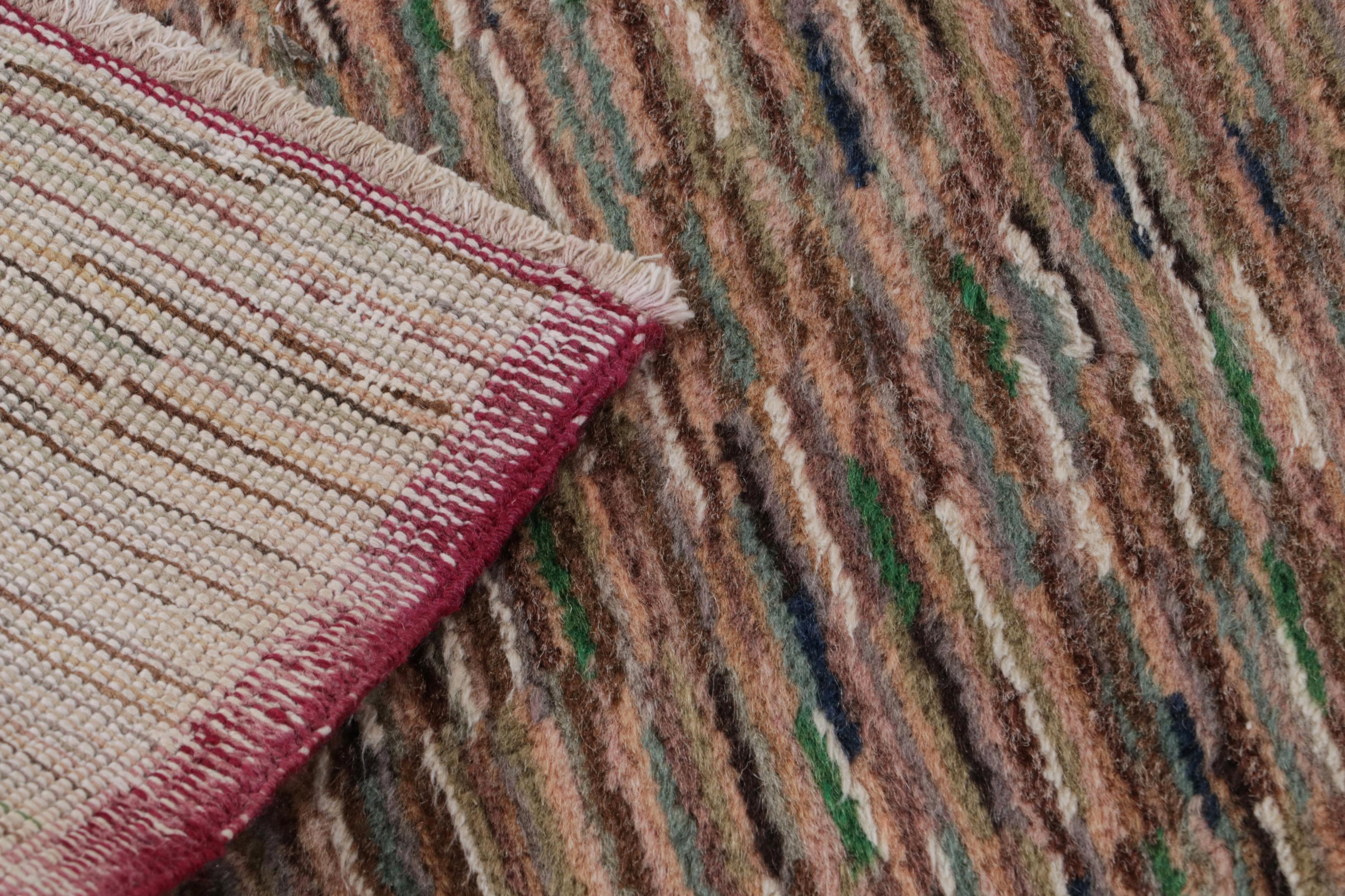 Vintage Müren Teppich, mit abstraktem mehrfarbigen Feld und Medaillon, von Rug & Kilim (Wolle) im Angebot