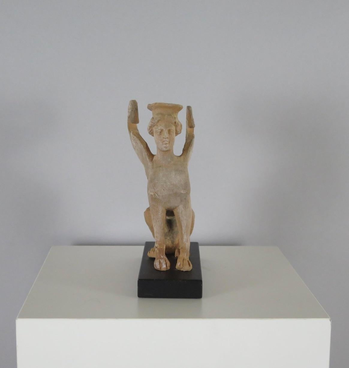 Replica museale vintage di una sfinge alata proveniente dal Freud Museum di Londra. Inghilterra, circa 1970.
