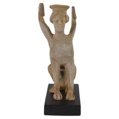 Vintage Museum Replica of a Winged Sphinx, England (anglais)