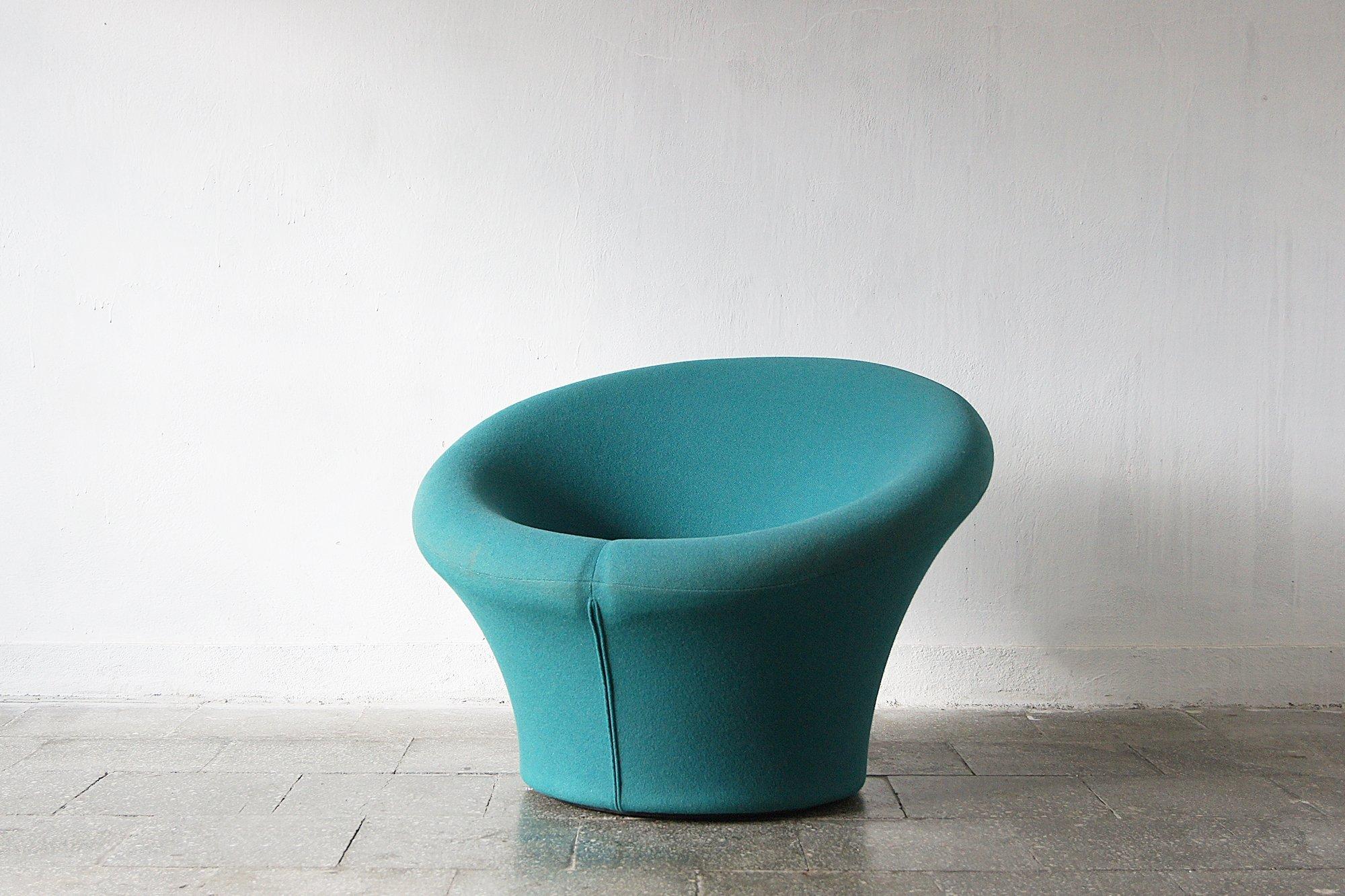 The world-famous Mushroom ® (F560) by Pierre Paulin is an armchair for all generations. Part of the permanent collection of the Museum of Modern Art in New York. A sensitive but sturdy design. Art that is always comfortable !

Designer Pierre Paulin