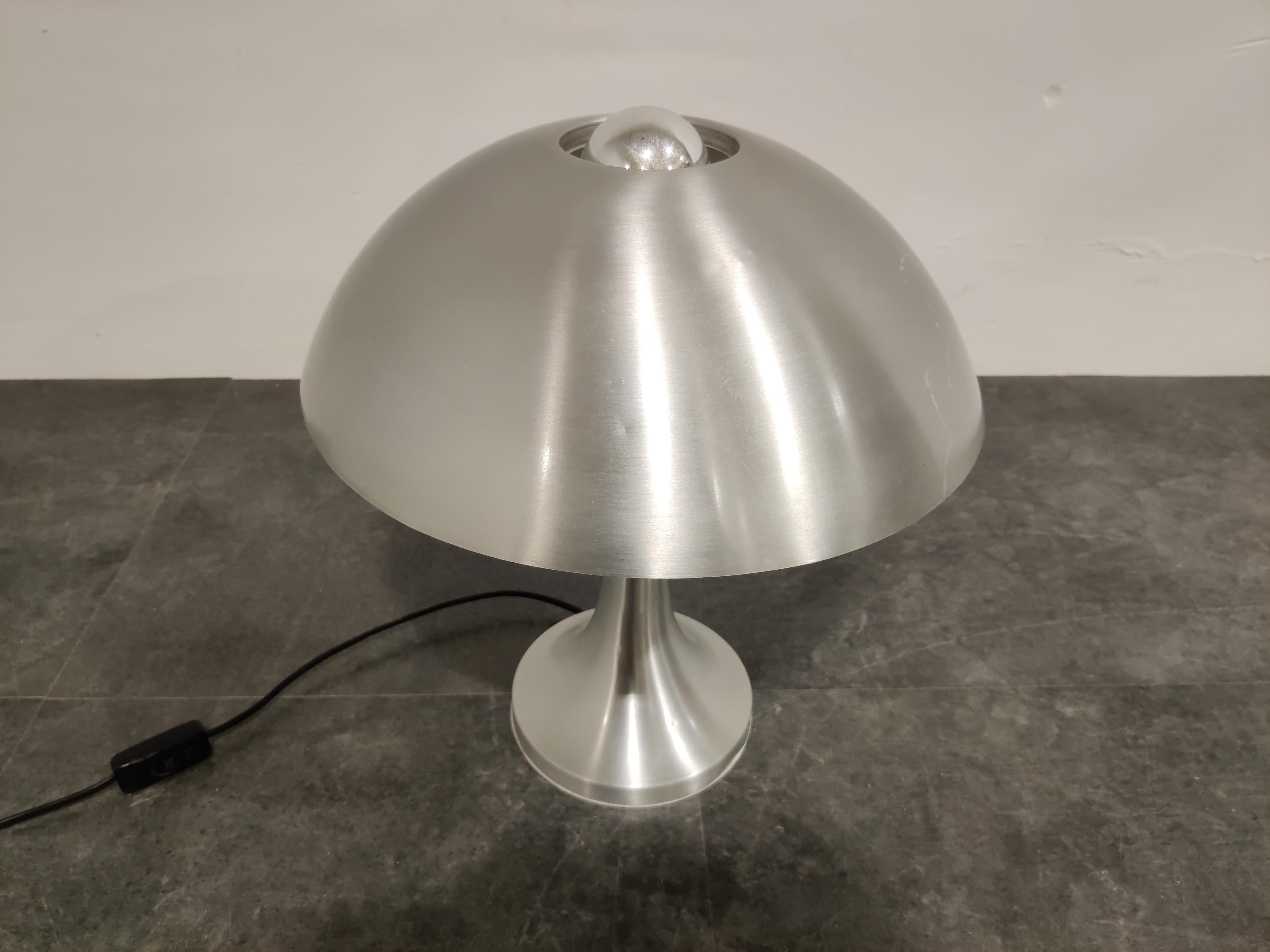 Ère spatiale Lampe de bureau champignon vintage par Louis Kalff pour Philips en vente