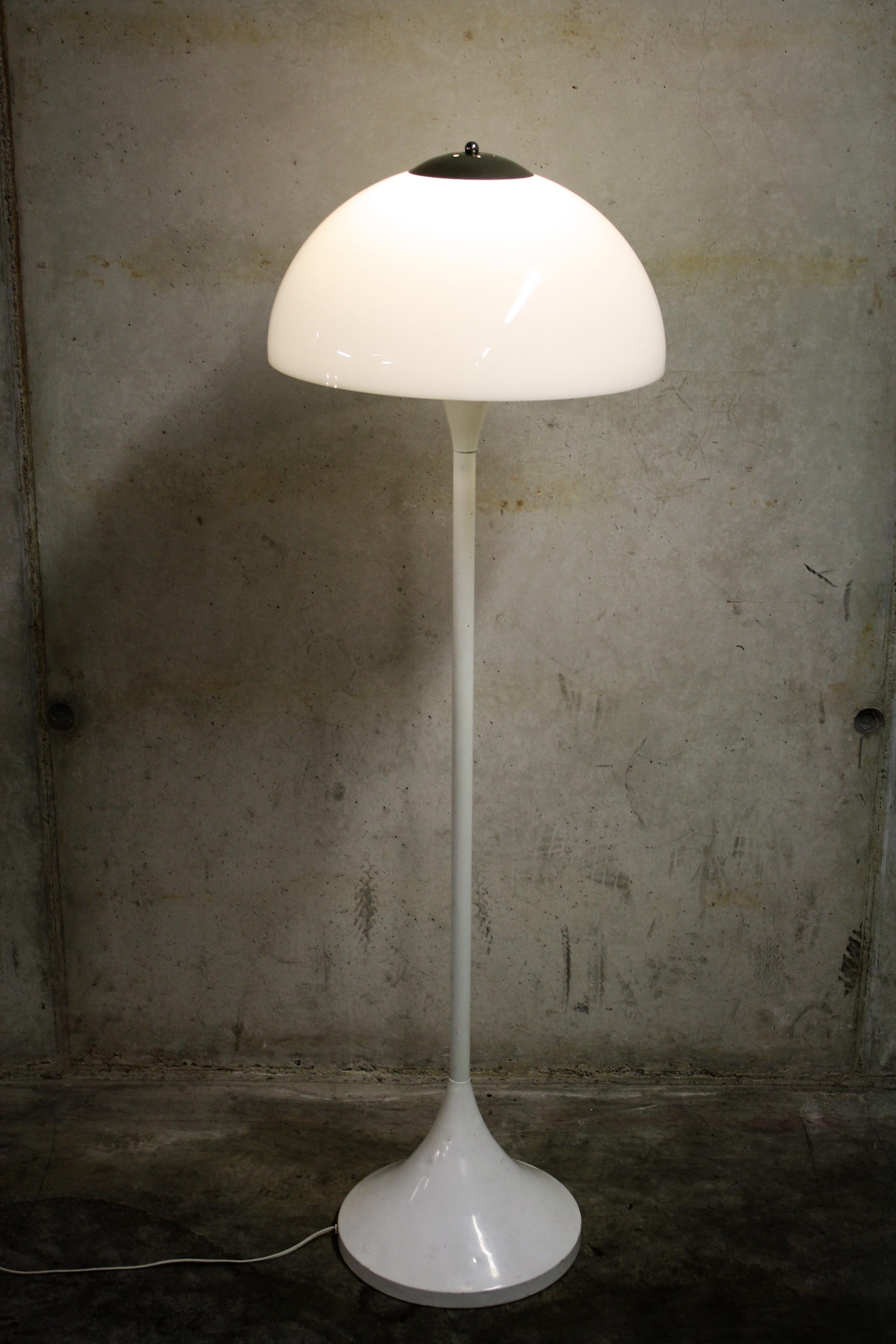 Vintage mushroom floor lamp by Hala Zeist.

As you can see in the pictures, the lamp is labeled. 

The lamp is made of plastic with a slightly transparent shade in order to transmit a lovely 'soft' light.

Tested and ready to