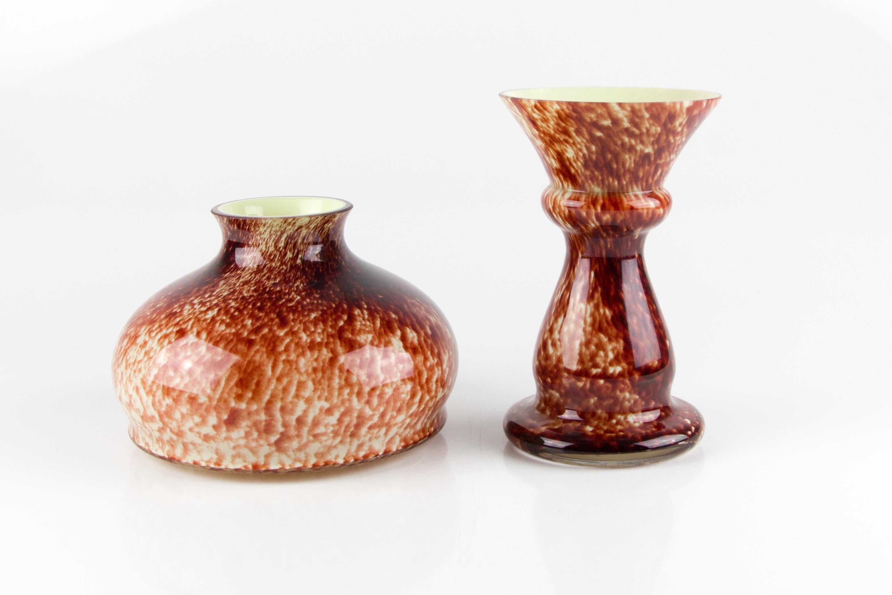Vieux porte-bougie ou lampe à bougie ou vase en verre d'art rouge en forme de champignon en vente 5