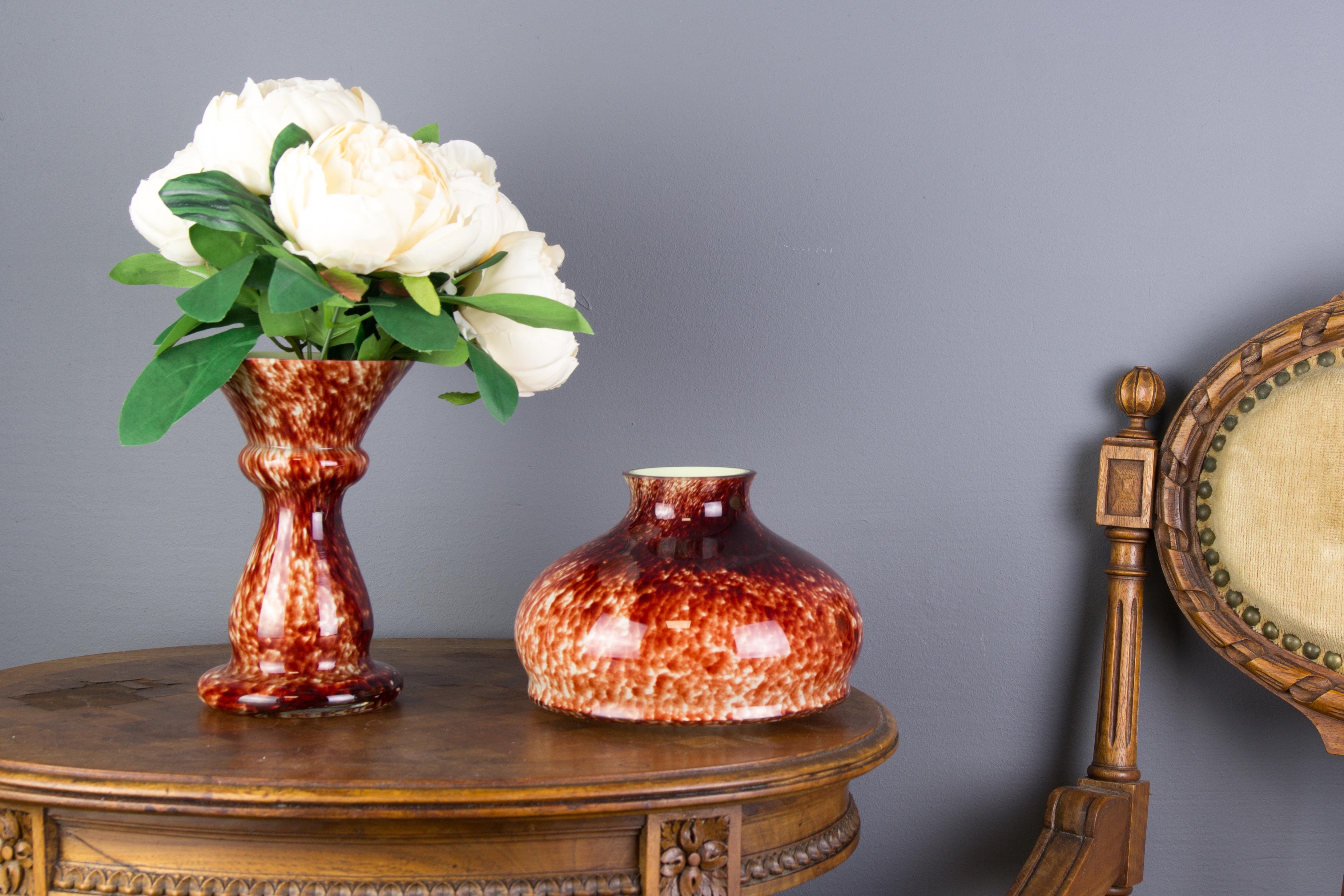 Vieux porte-bougie ou lampe à bougie ou vase en verre d'art rouge en forme de champignon en vente 1