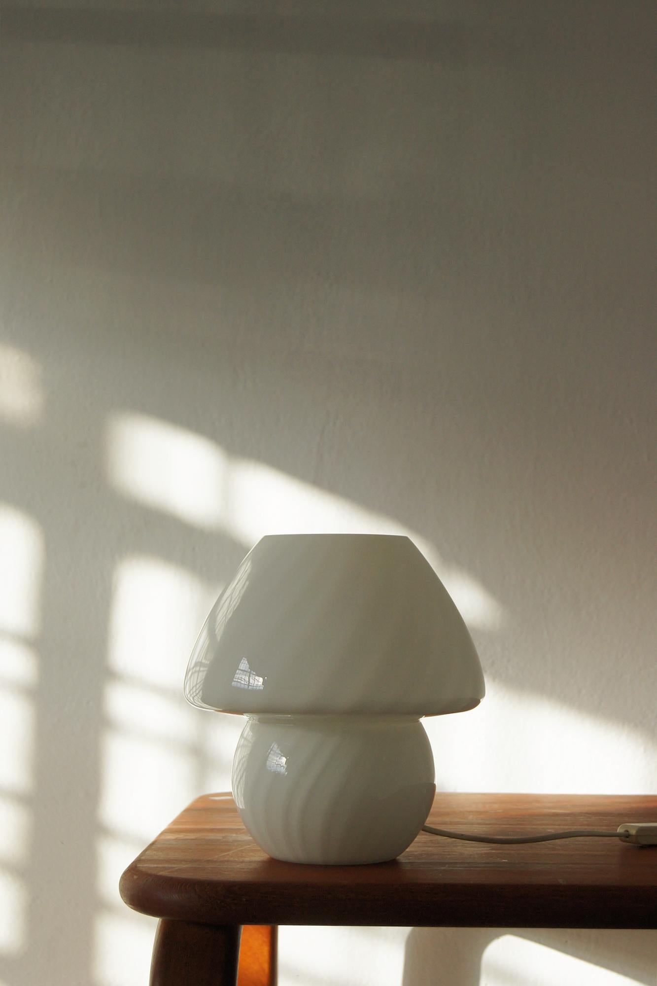 Lampada da tavolo a fungo vintage Italia anni '70 set di 2 In condizioni buone in vendita a KUTNO, PL