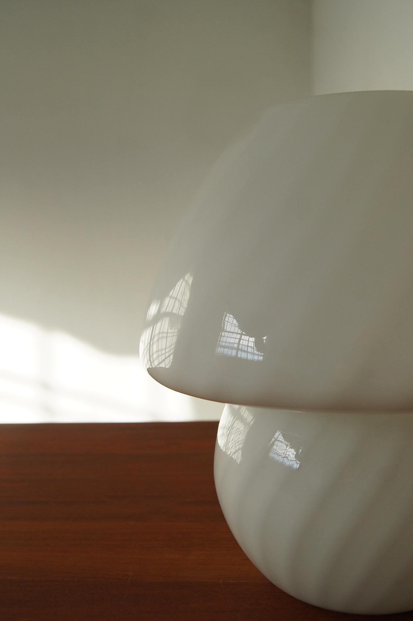 Vetro Lampada da tavolo a fungo vintage Italia anni '70 set di 2 in vendita