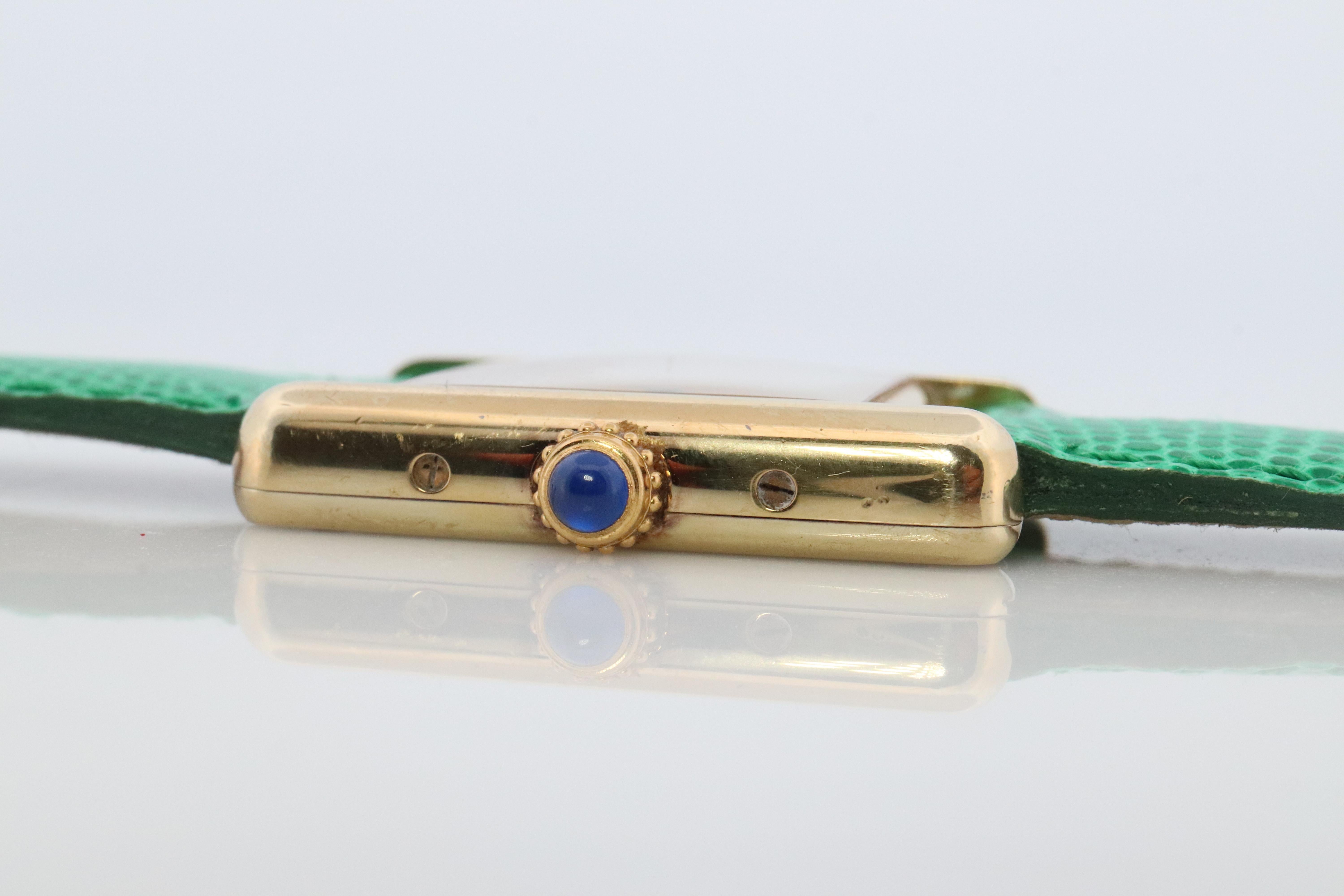 Taille cabochon Montre vintage Must de Cartier Tank 1613. Vermeil ARGENT 925 Petit réservoir