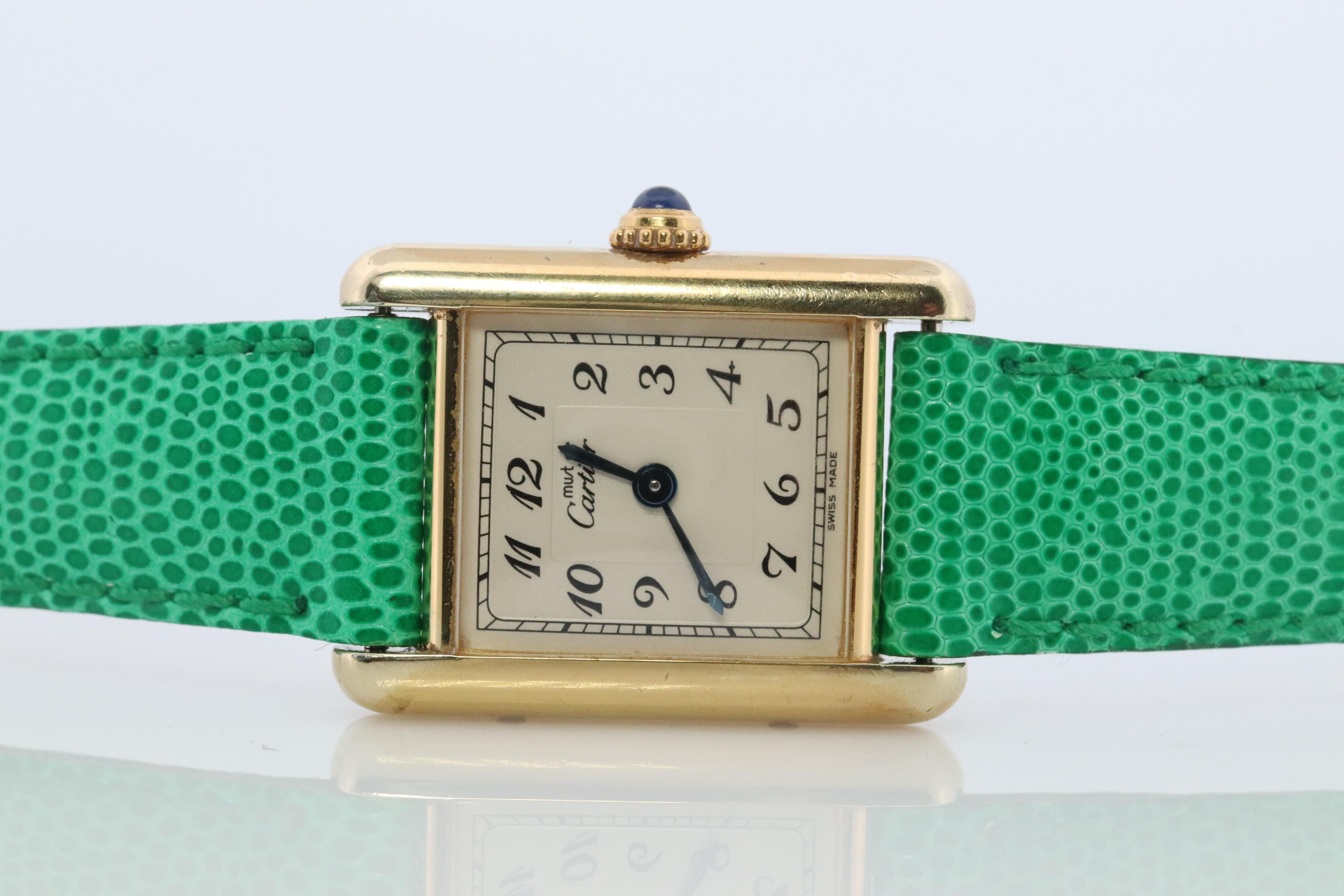 Montre vintage Must de Cartier Tank 1613. Vermeil ARGENT 925 Petit réservoir Bon état à Port Charlotte, FL