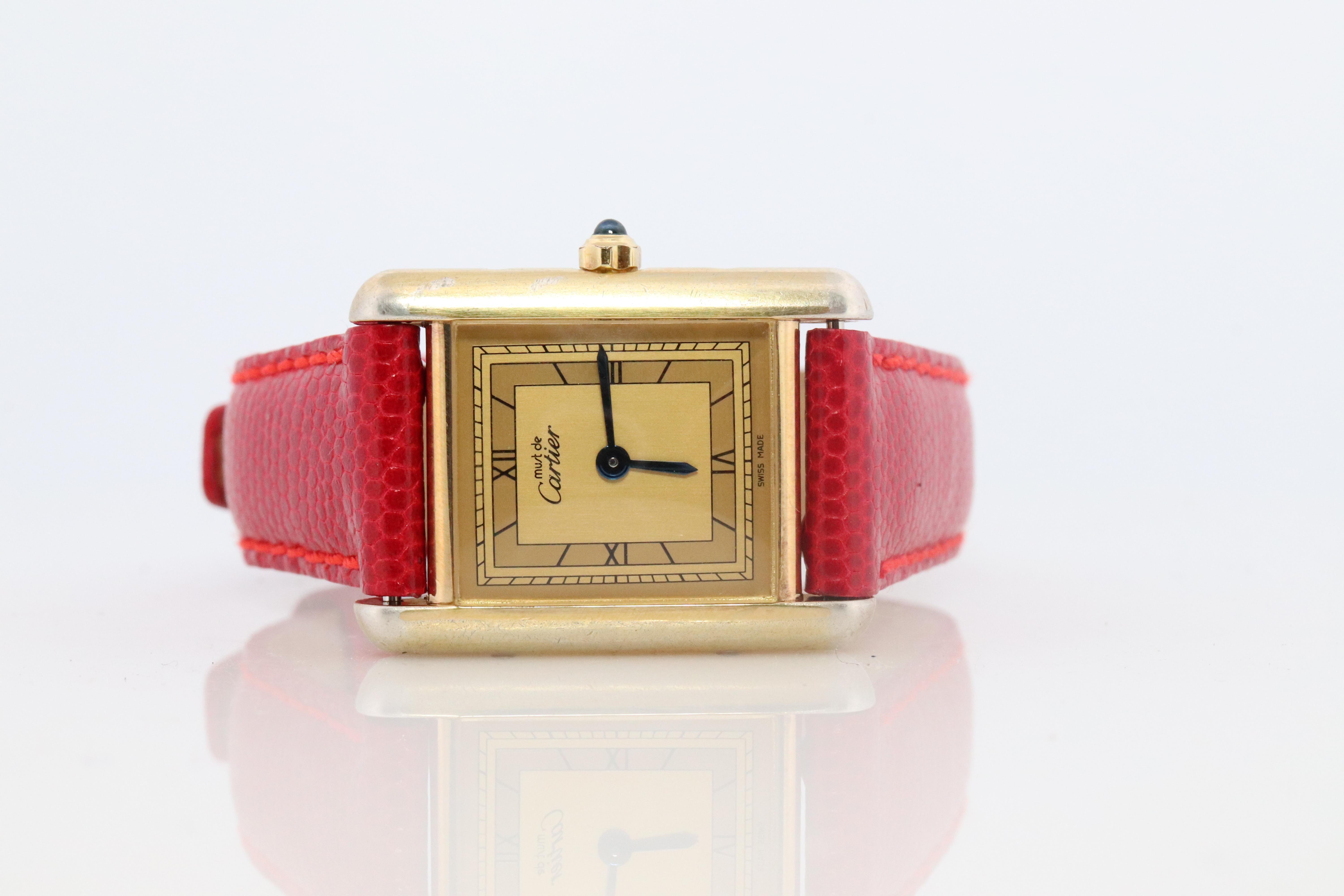 Montre vintage Must de Cartier Tank à cadran doré. Vermeil ARGENT Petit réservoir Pour femmes en vente