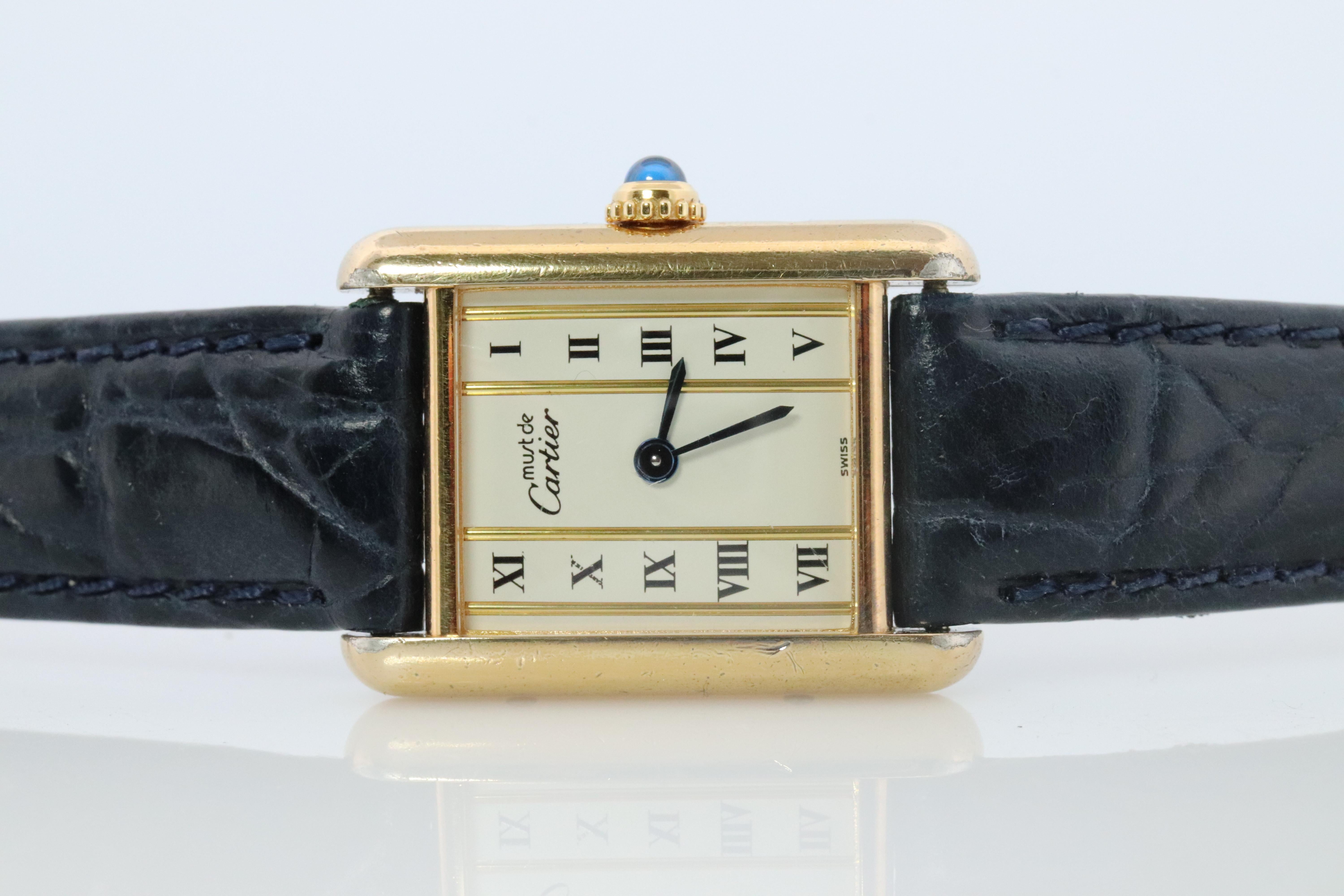 Reloj Cartier auténtico. Tanque Icónico Vintage Argent. Plata de ley y chapado en oro de 18 quilates (Vermeil).

Ref 5057001

RARO Pilar Esfera Romana

Estado: Nueva Batería instalada.

Detalles:
Caja de 21 mm por 28 mm
Batería de cuarzo
