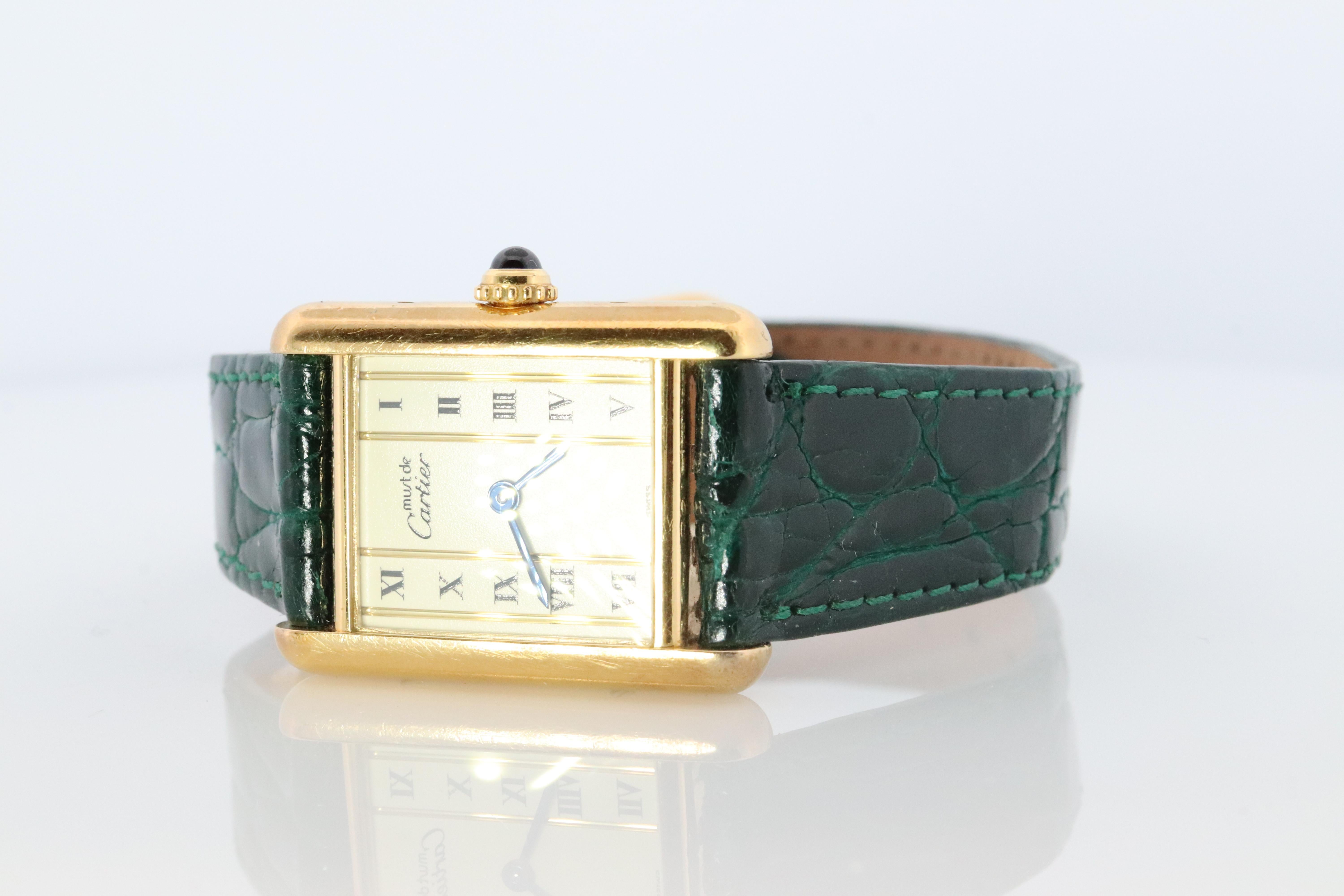 Reloj Vintage Must de Cartier Tank Pillar 5057001 Dial Vermeil ARGENT Small Tank Cabujón en venta