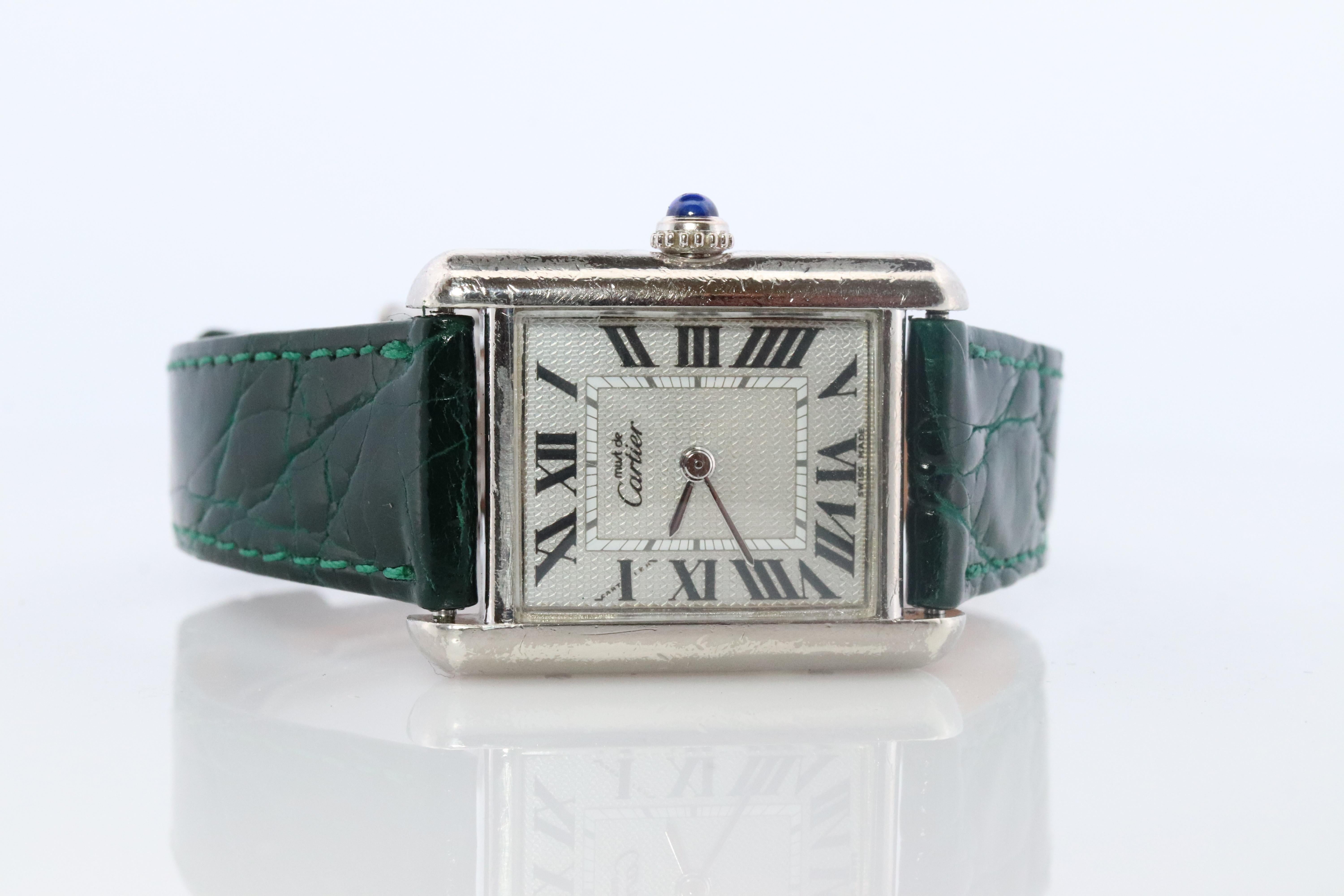 Taille cabochon Montre Tank Vintage Must de Cartier. 925 Vermeil ARGENT 2416 Silver Dial Tank en vente