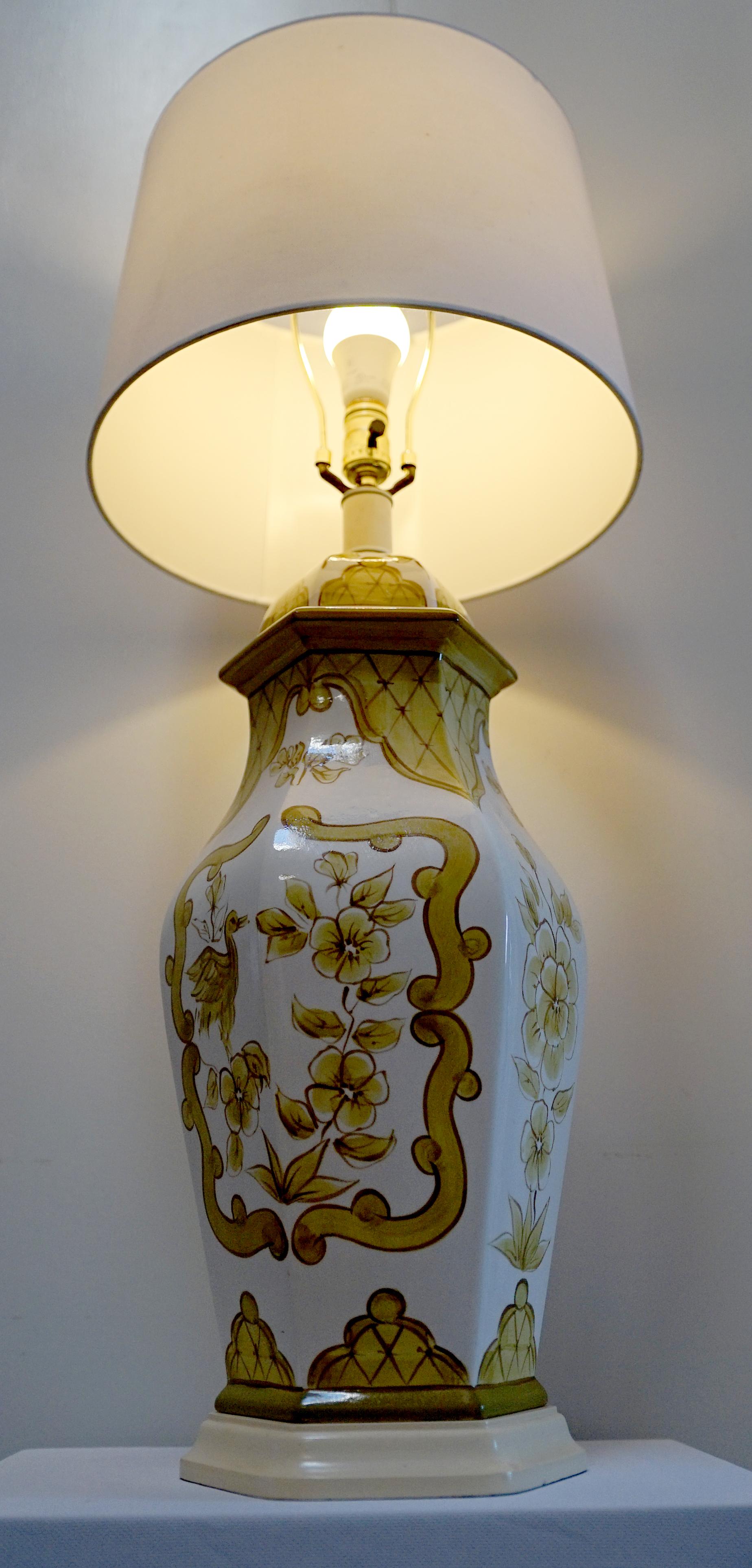 Vintage Muted Gold and White Hand Painted Hexagonal Shaped Table Lamp For Sale 2