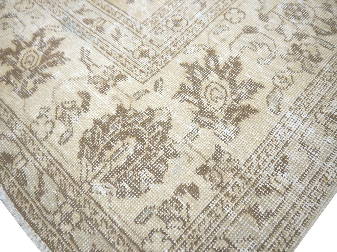 Vintage Muted Rug Classic Rug Gray Beige Brown Hand Knotted Neutral Tabriz In Good Condition For Sale In Lohr, Bavaria, DE