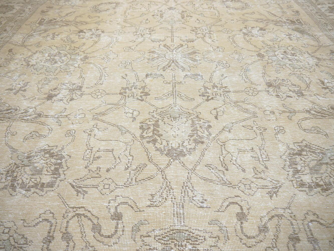 Vintage Muted Rug Classic Rug Gray Beige Brown Hand Knots Rugs Neutral Tabriz en vente 1