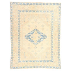 Türkischer Oushak-Teppich in Himmelblau und Pfirsich
