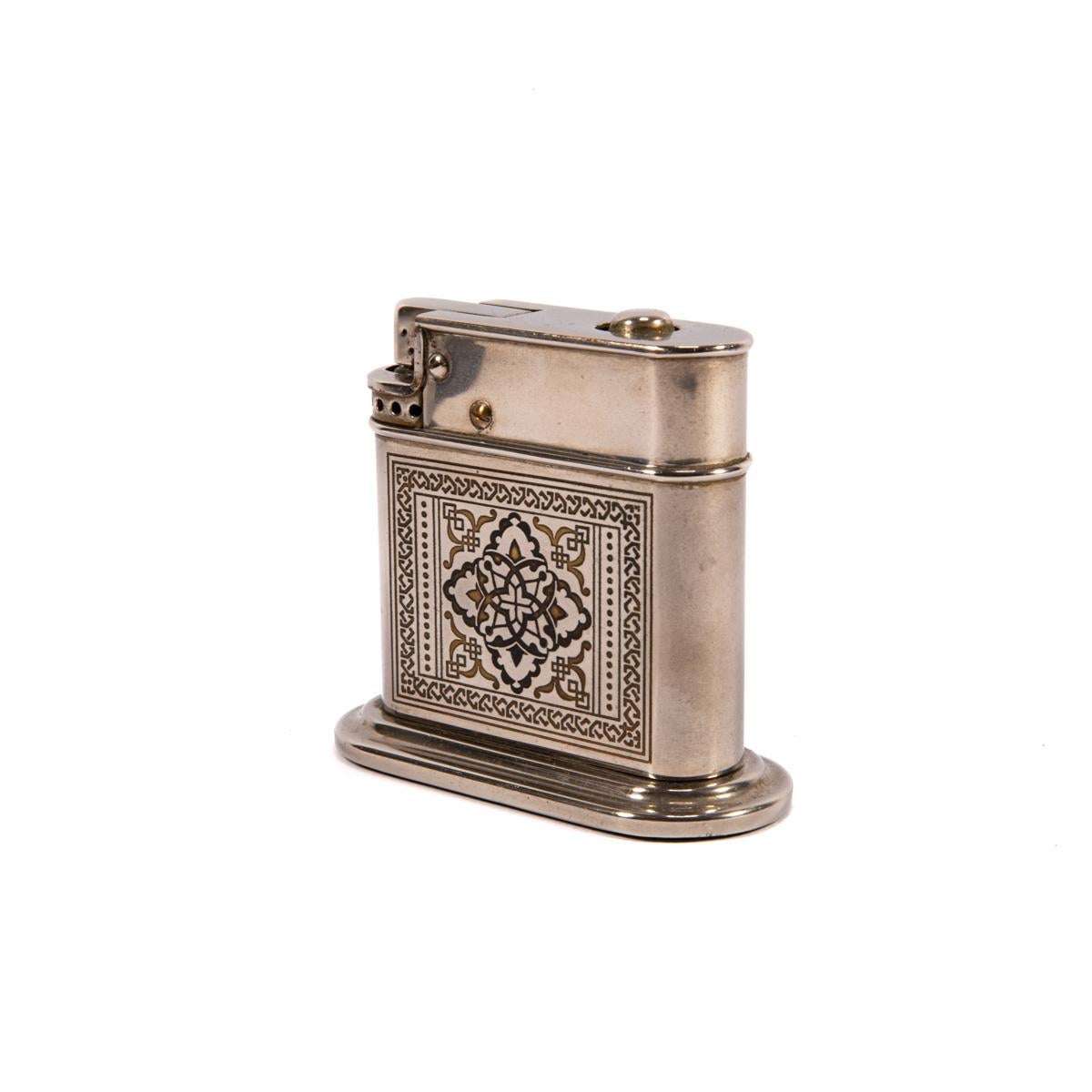 Vintage Myflam Enalemed Table Lighter Round base

This Myflam table lighter is in great condition for its age. Made in Germany in the 1950s. Almost no wear to its corners and edges, and the paint on the bottom is also in great condition (which gets