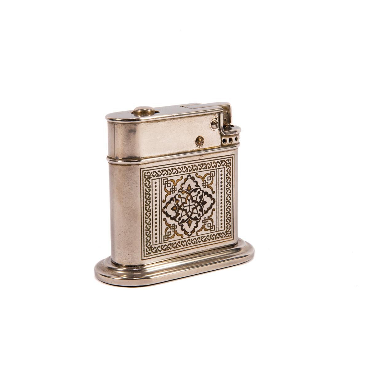 Art Deco Vintage Myflam Chrome Enameled Table Lighter Round base 1950s For Sale