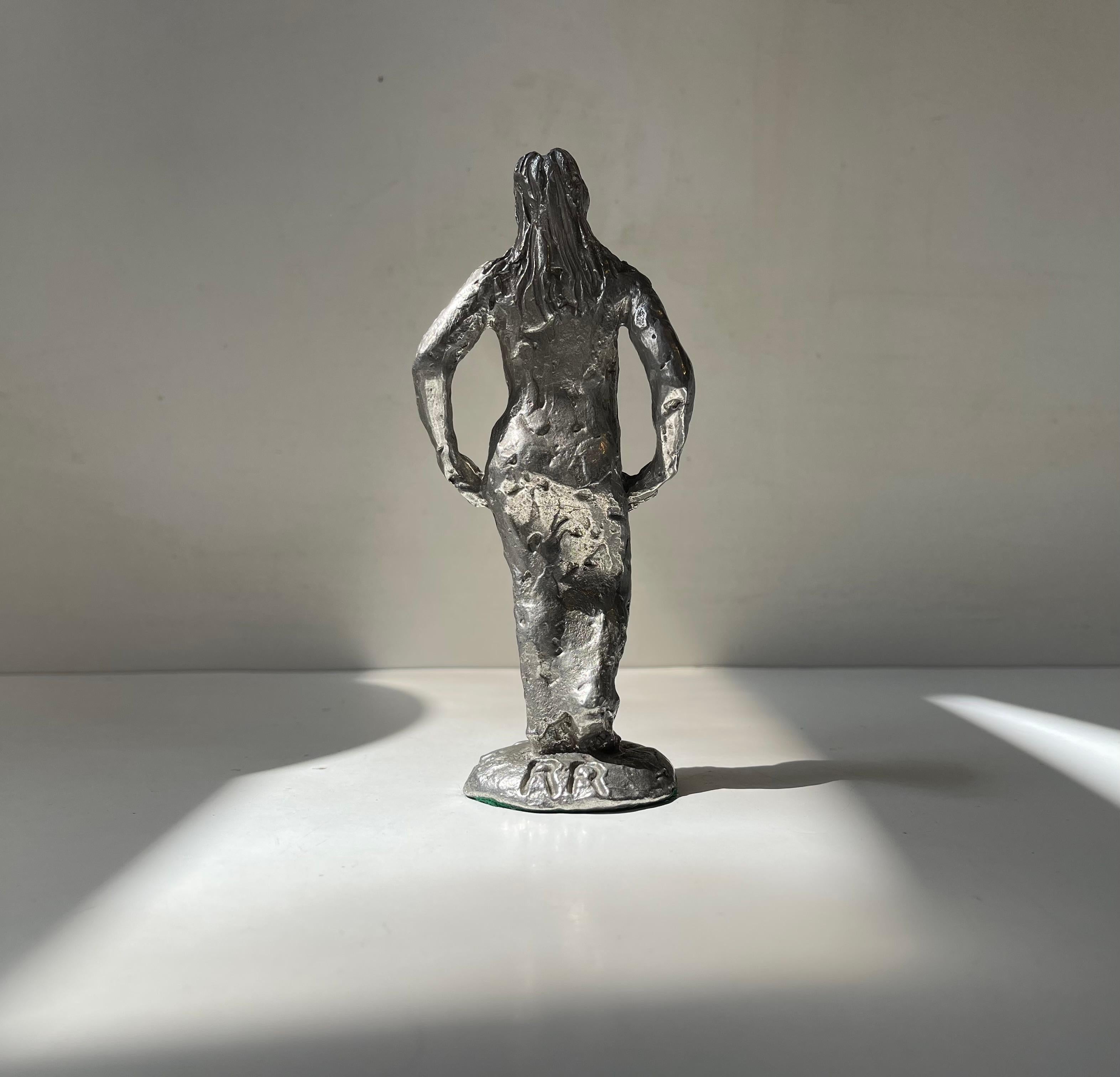 Néerlandais Sculpture féminine Myron en étain plaqué argent, années 1980 en vente